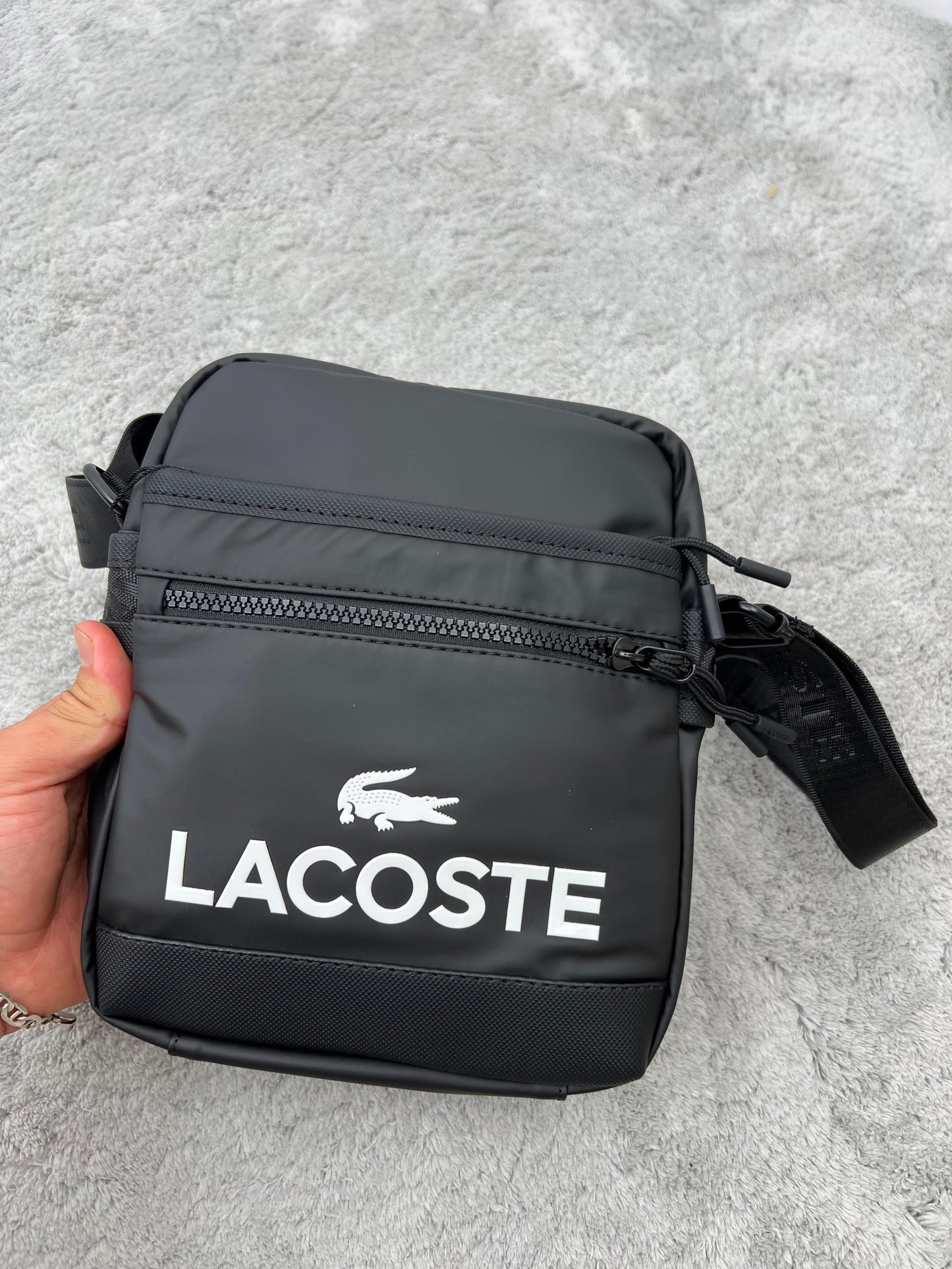 Bandolera Lacoste 2025