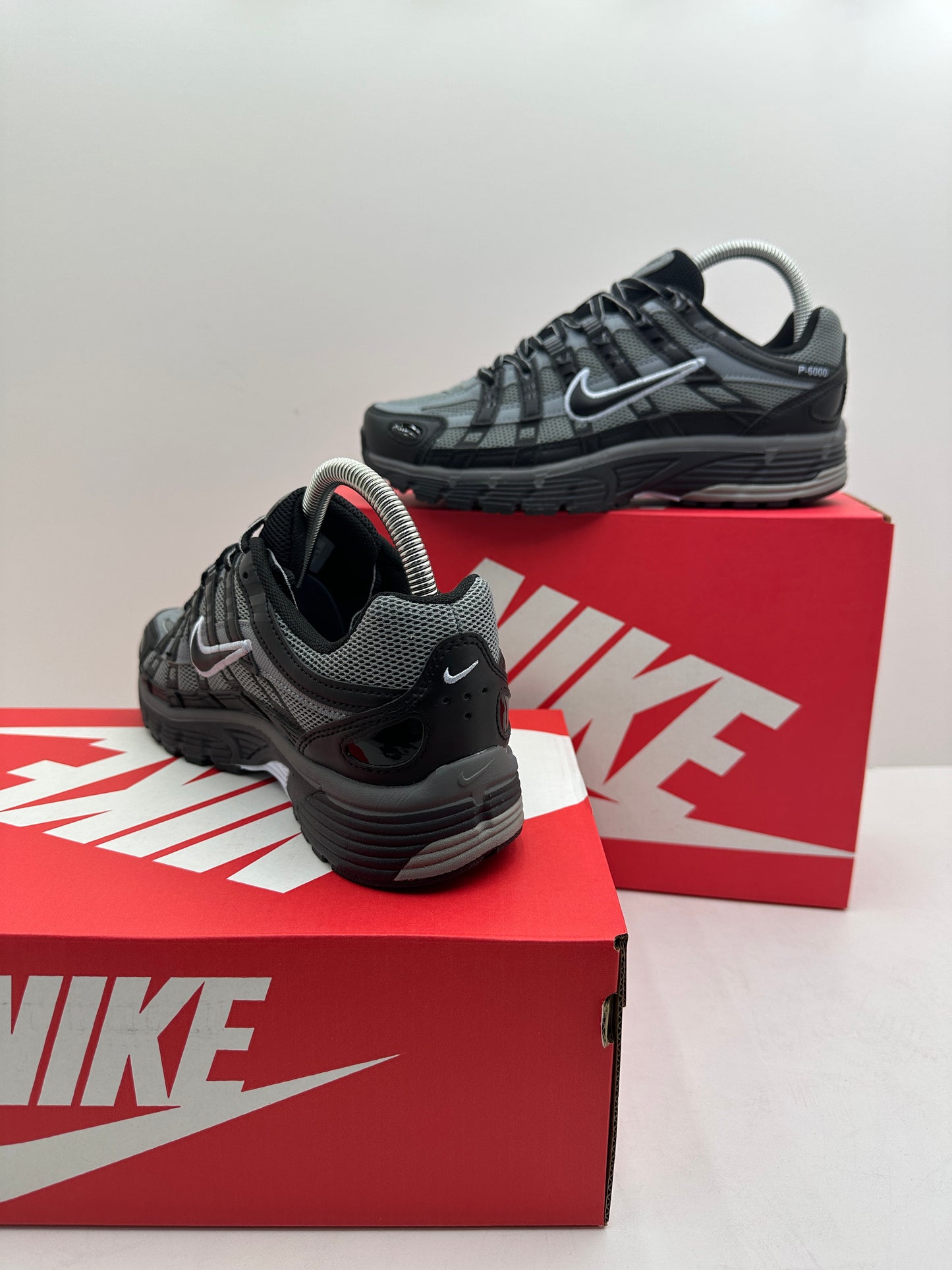 Zapatilla Nike P6000 Black & Grey