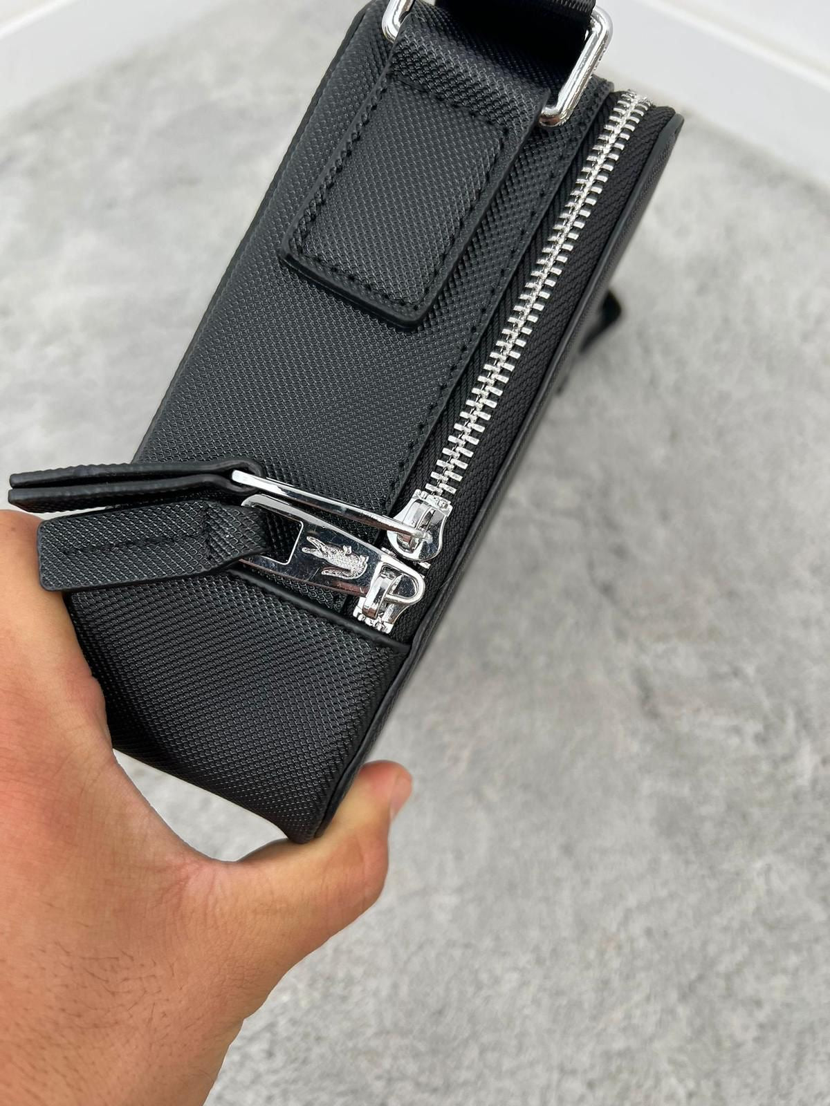 Bandolera Lacoste 2025