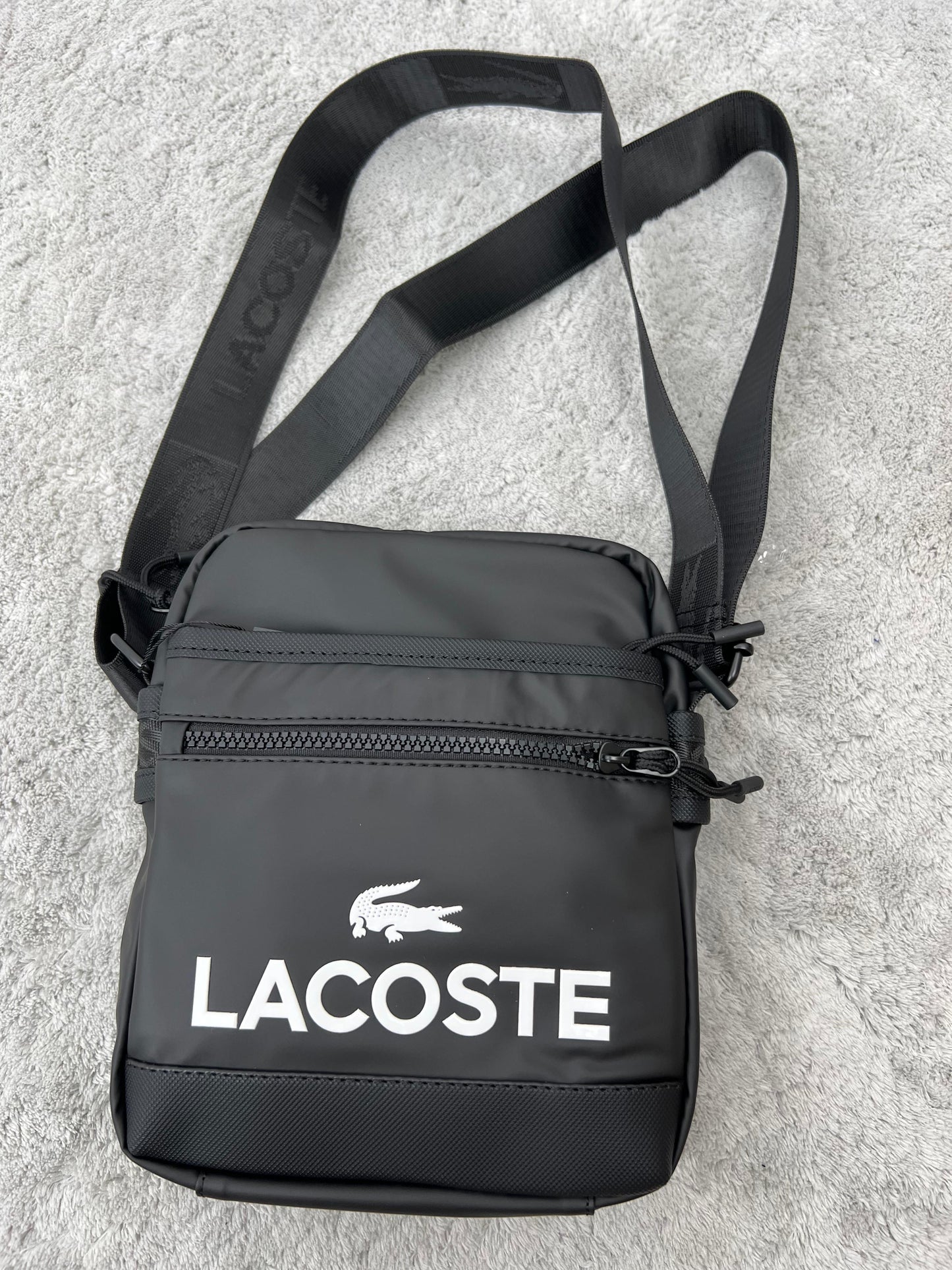 Bandolera Lacoste 2025