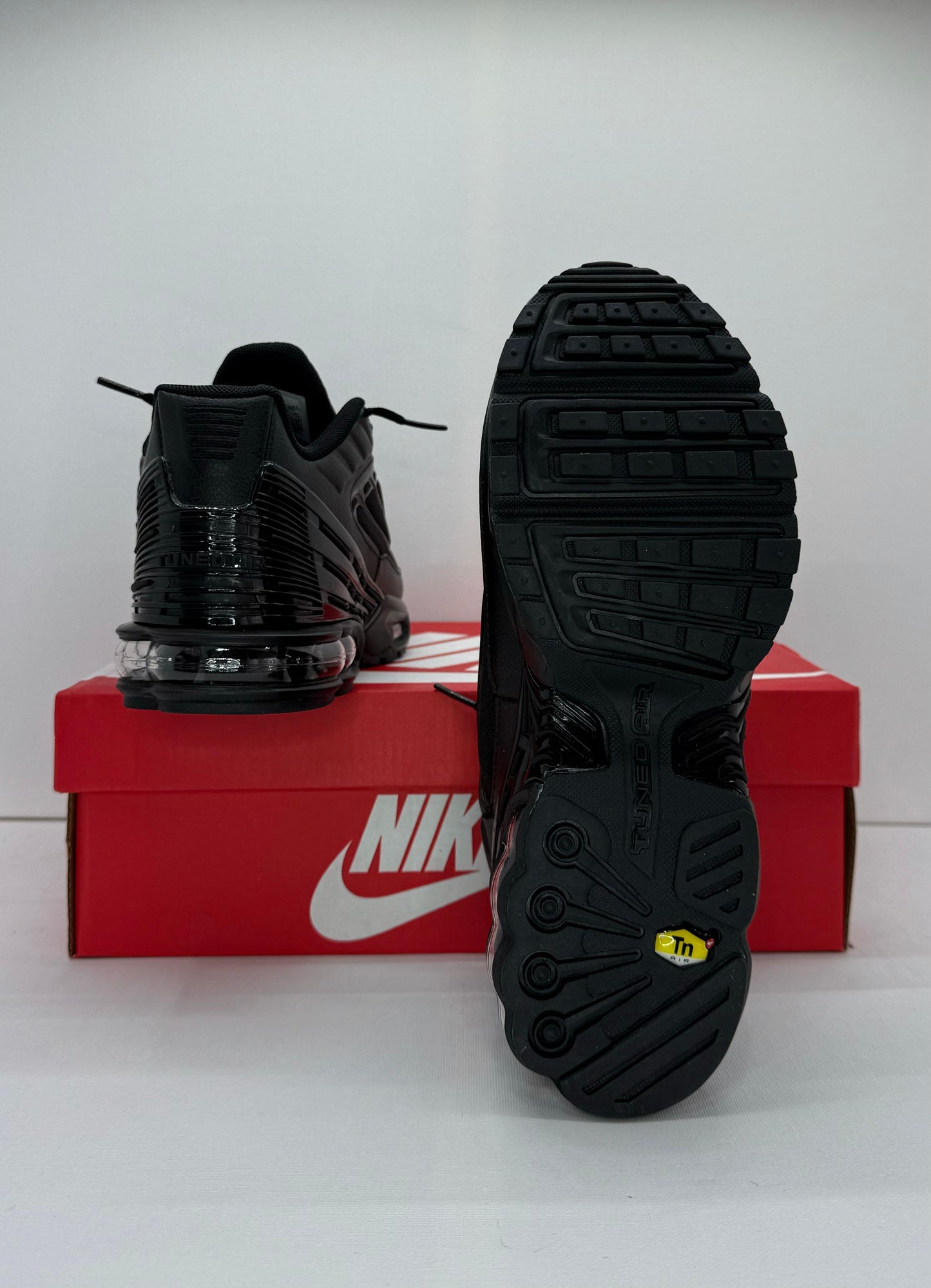 Nike Tuned Plus Black