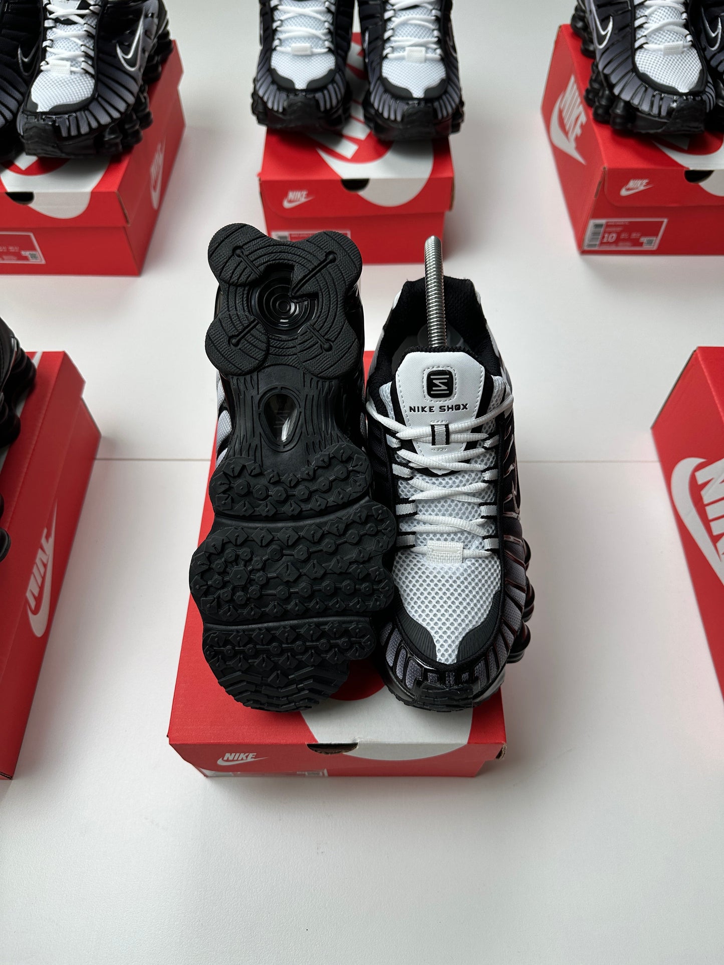 NIKE SHOX TL