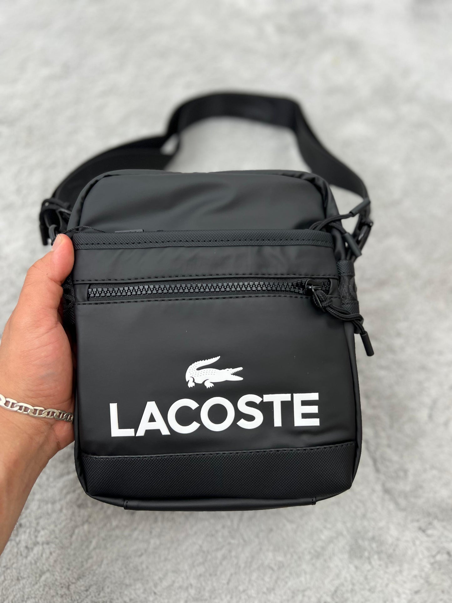 Bandolera Lacoste 2025