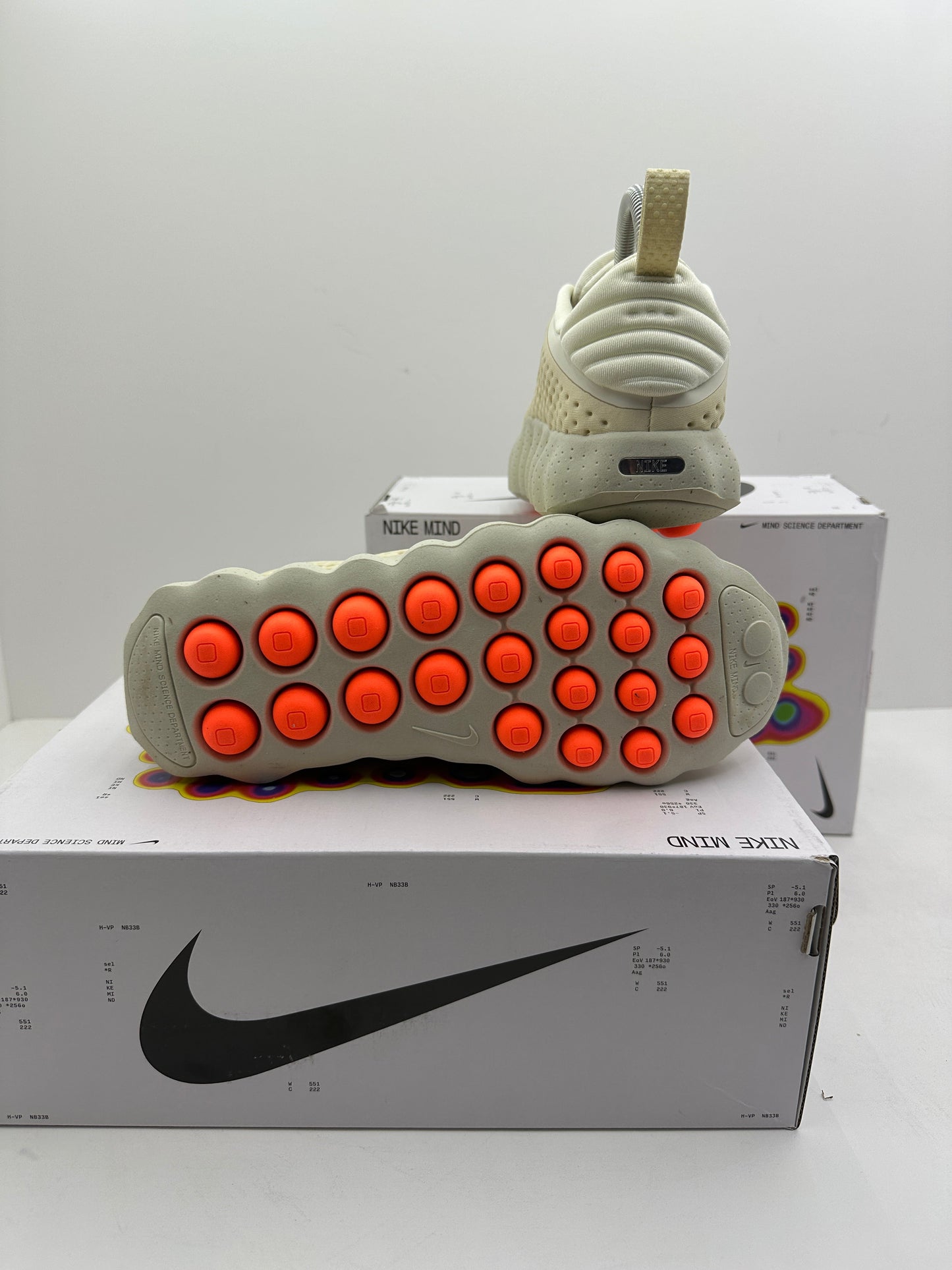 NIKE MIND BEIGE