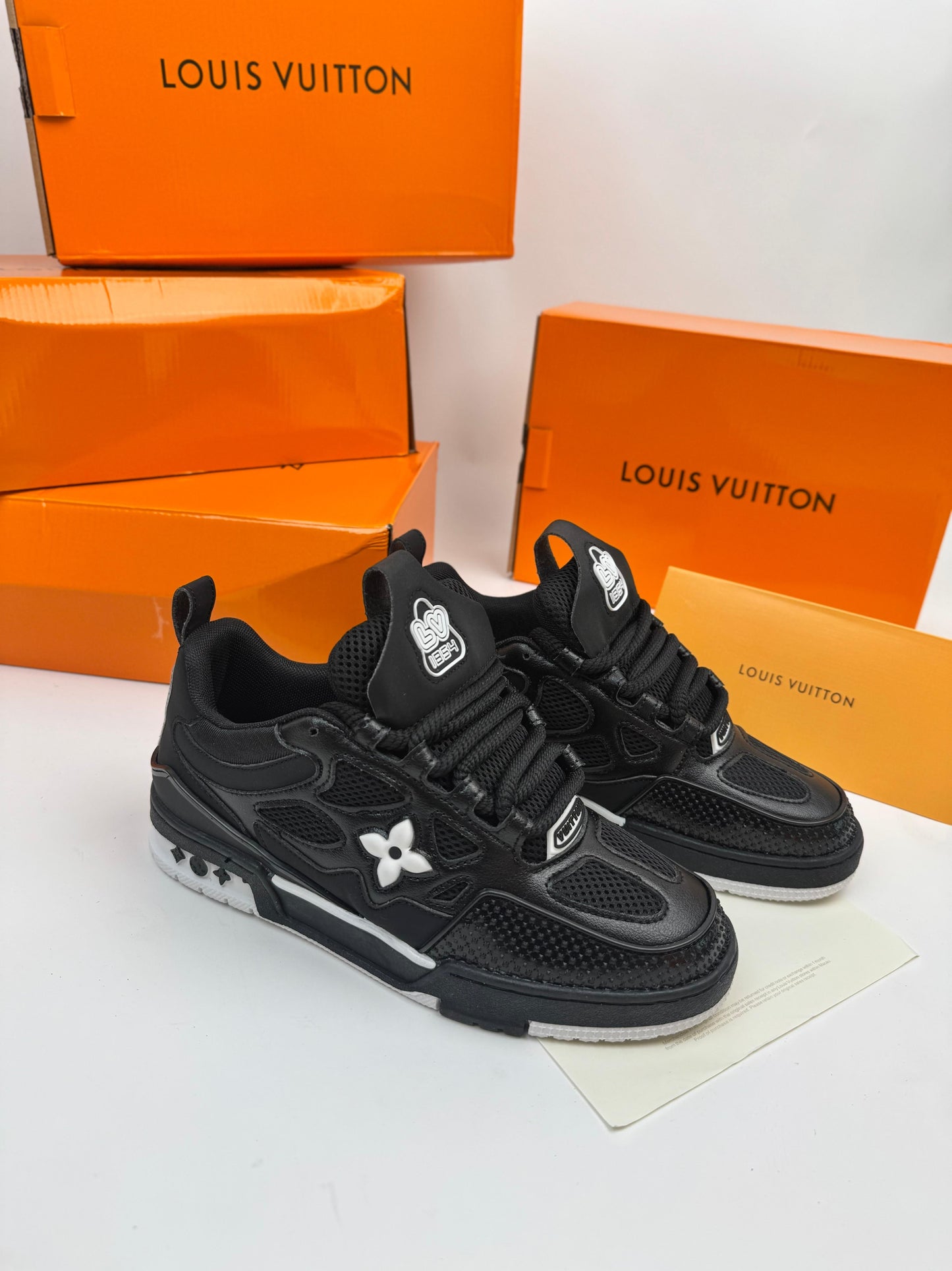 LV Skate Black