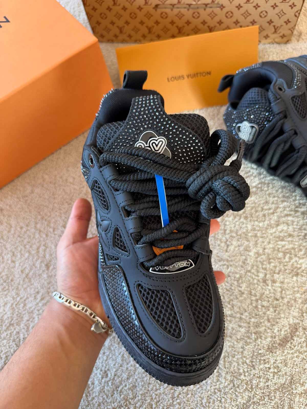 LOUIS VUITTON SKATE SWAROVSKI 🔥 MODELO NUEVO 🆕 HIGH COPY IDÉNTICO AL ORIGINAL ✅ LA MEJOR CALIDAD QUE HEMOS TRAÍDO ‼️ UNIDADES LIMITADAS 🥵
