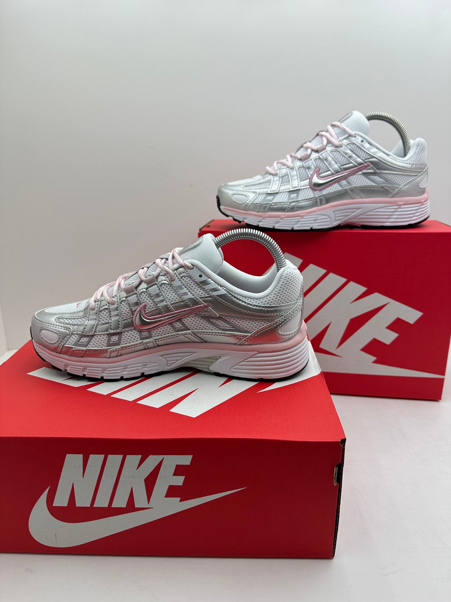 Zapatilla Nike P6000 White & Pink