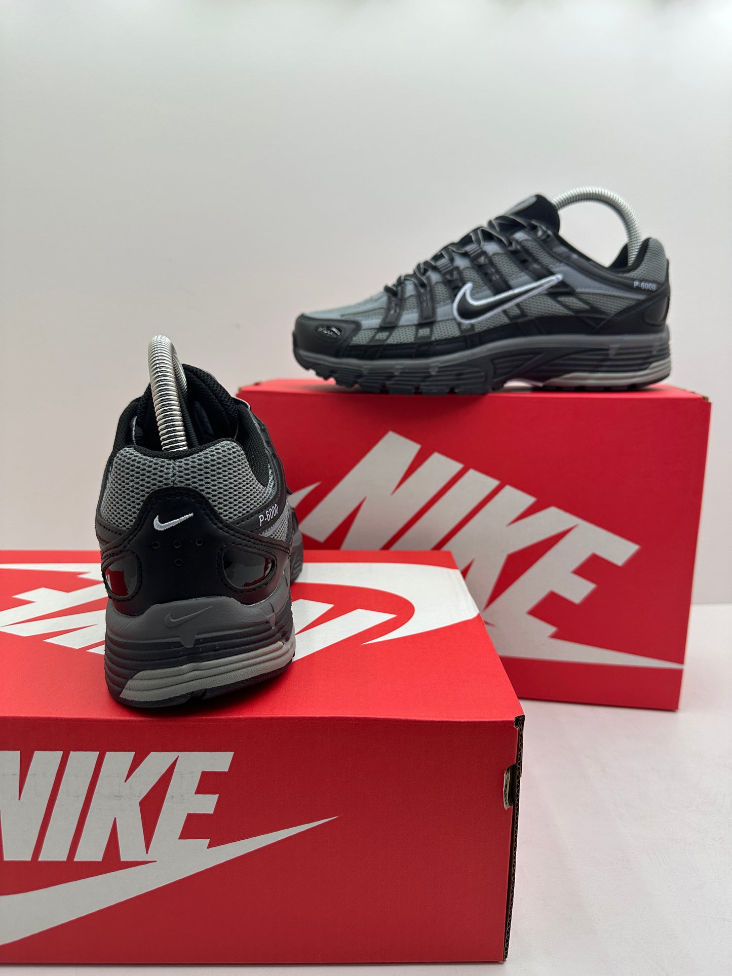 Zapatilla Nike P6000 Black & Grey