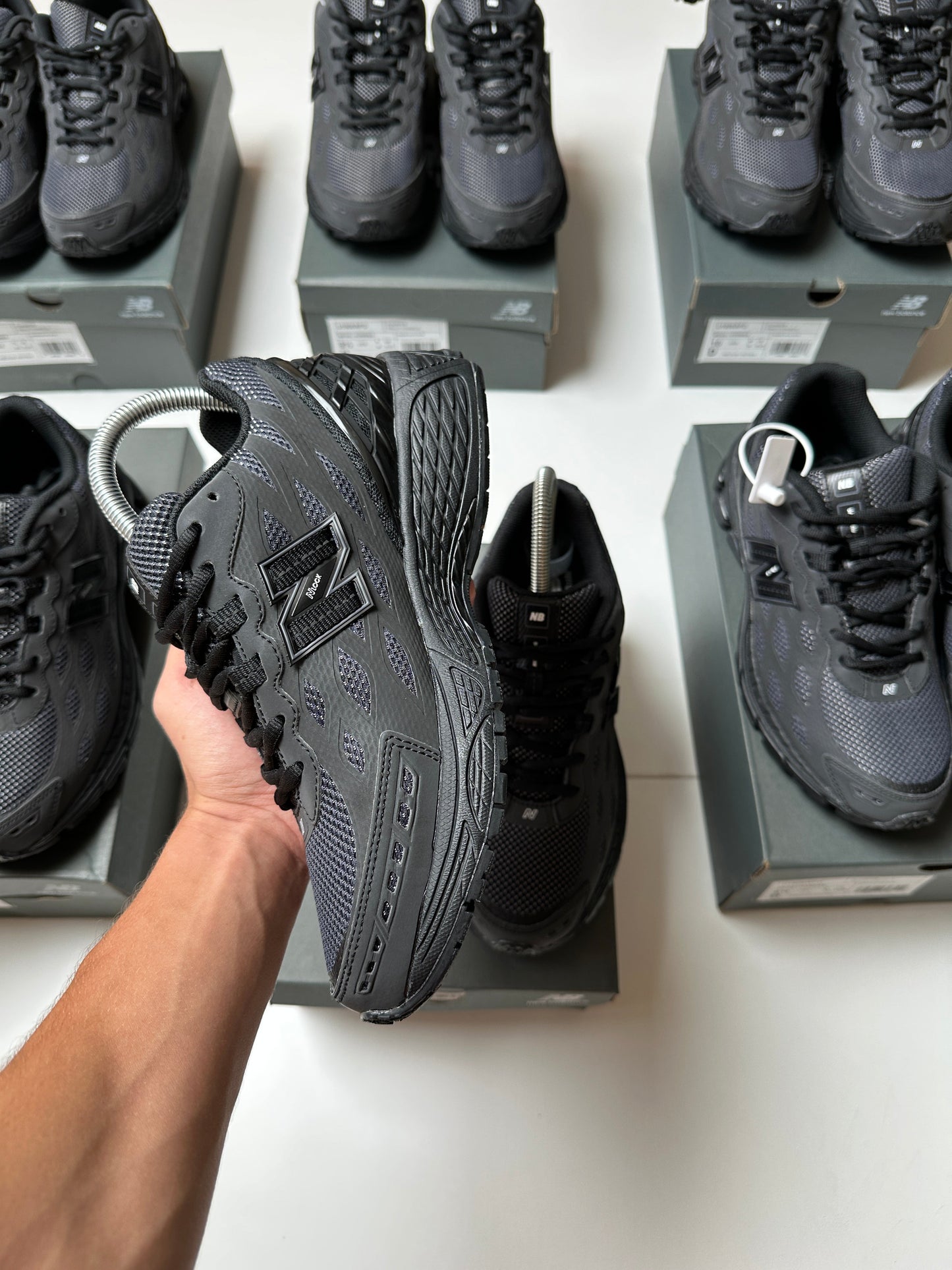 NEW BALANCE 1906R