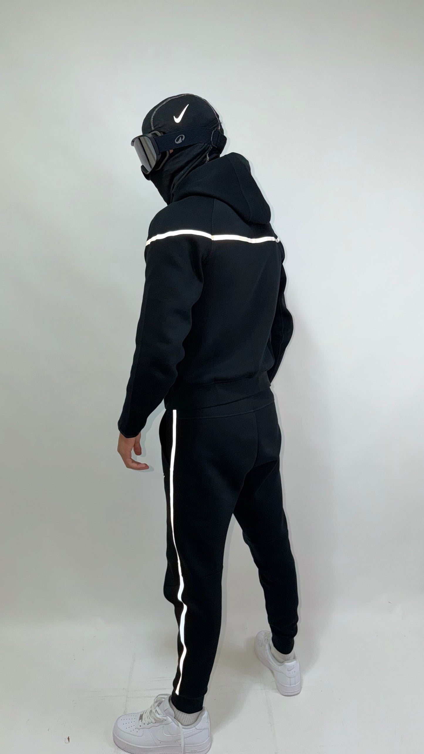 NIKE TECH