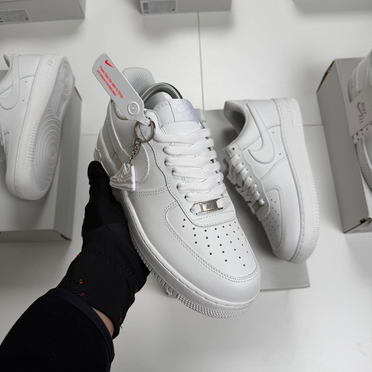 NIKE AIR FORCE 1