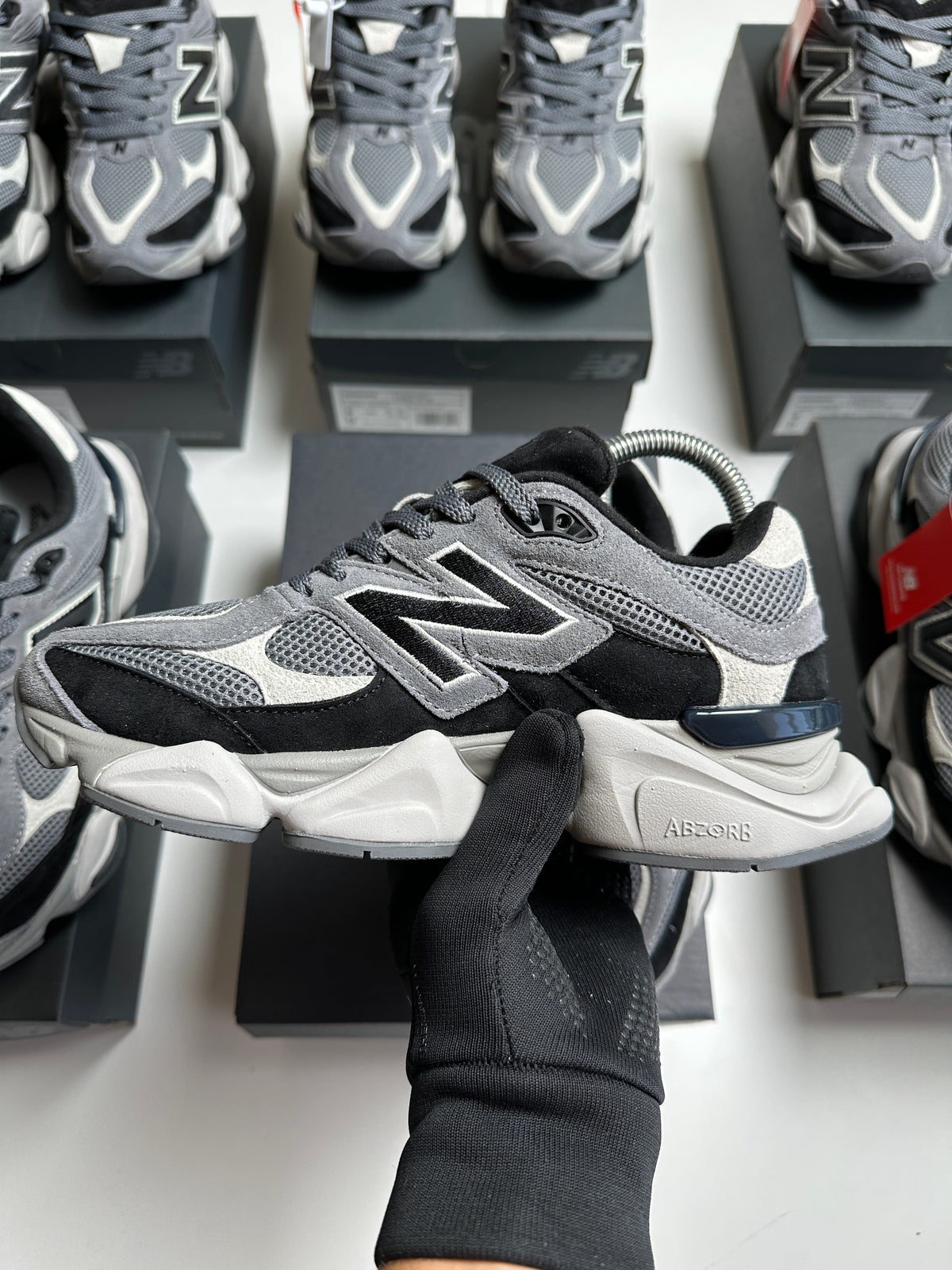 NEW BALANCE 9060