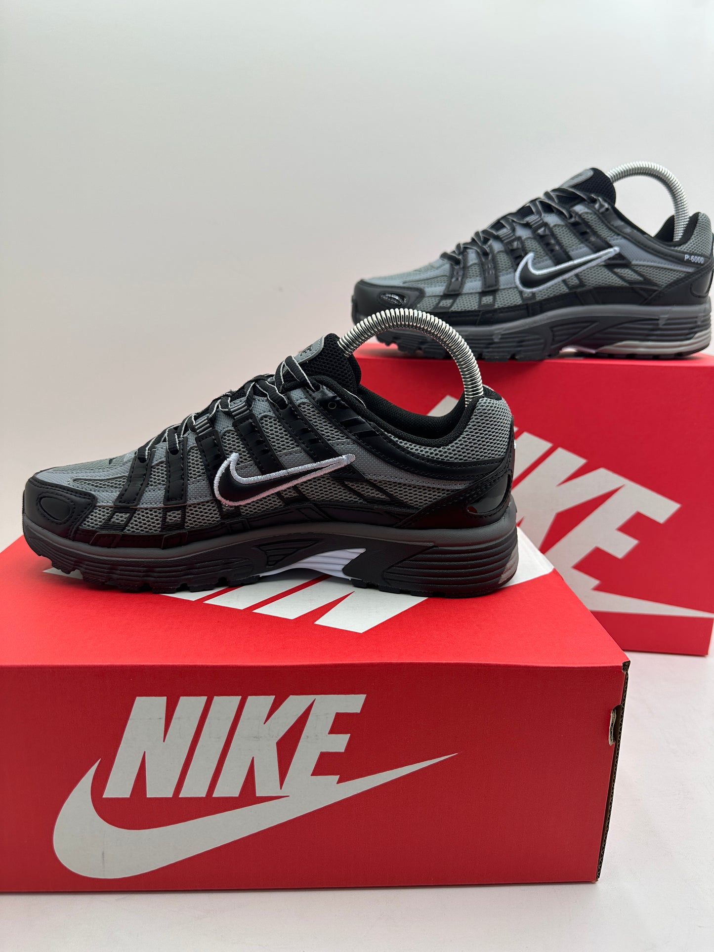 Zapatilla Nike P6000 Black & Grey