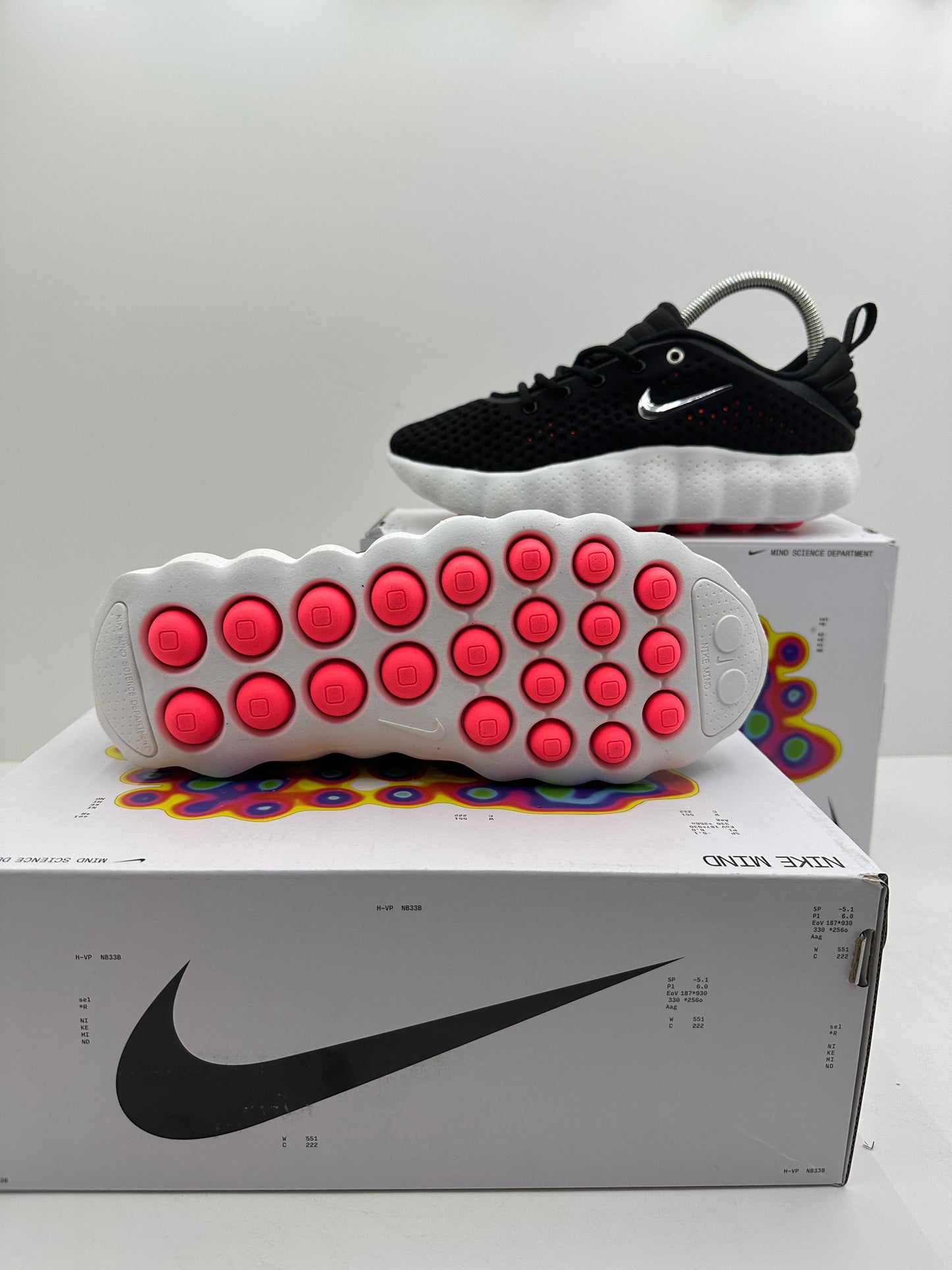 NIKE MIND BLACK & WHITE