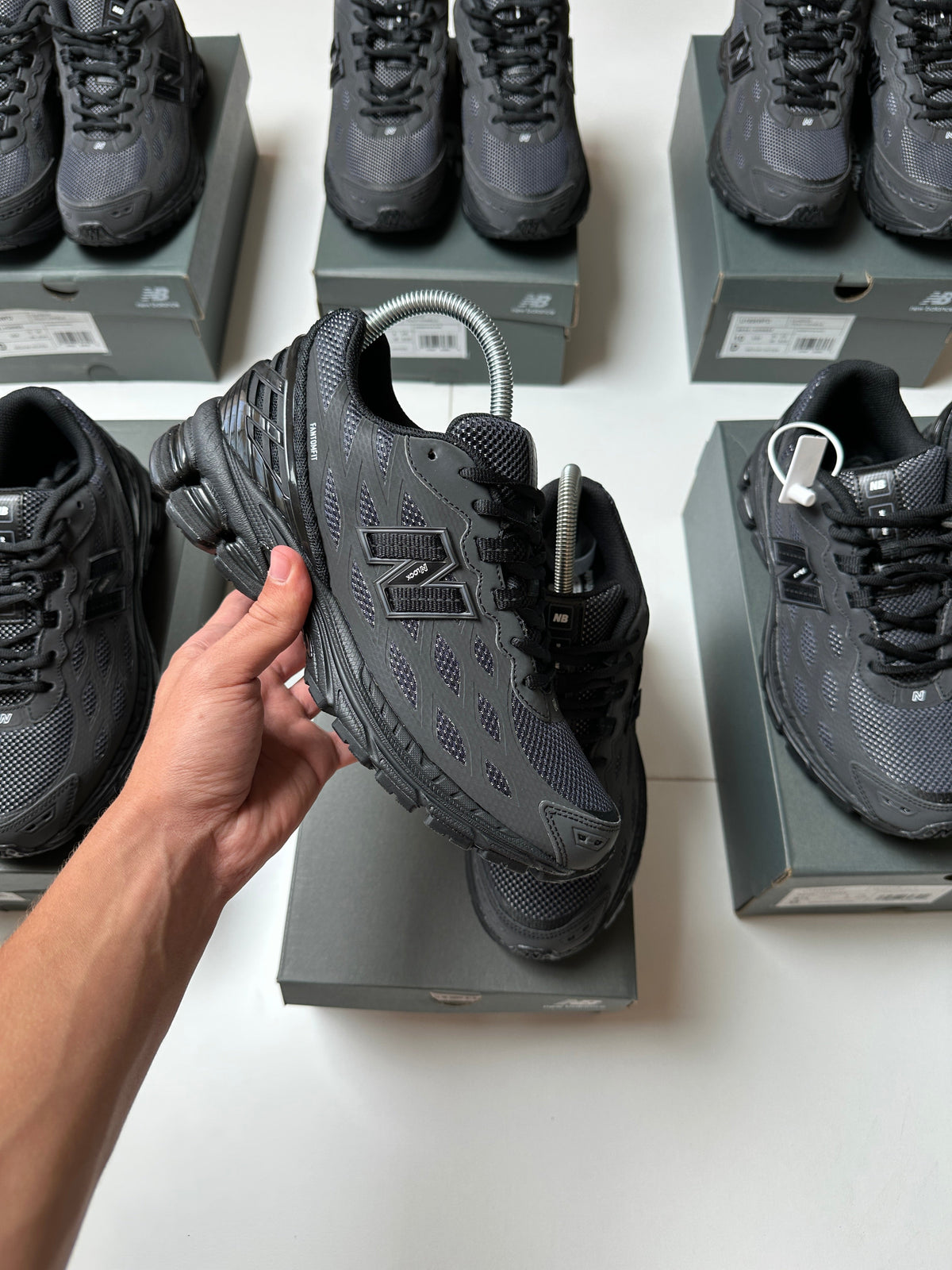 NEW BALANCE 1906R