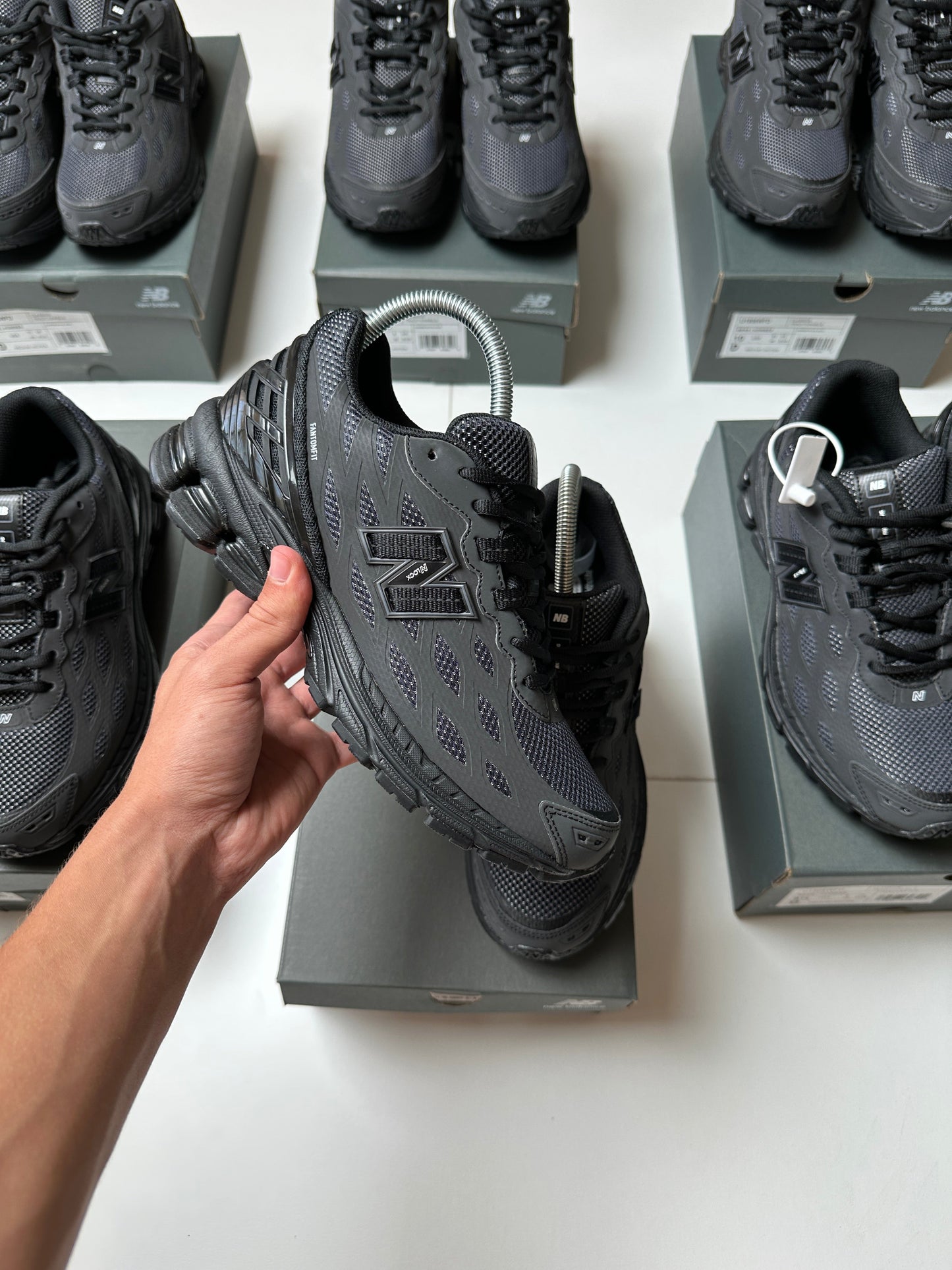 NEW BALANCE 1906R