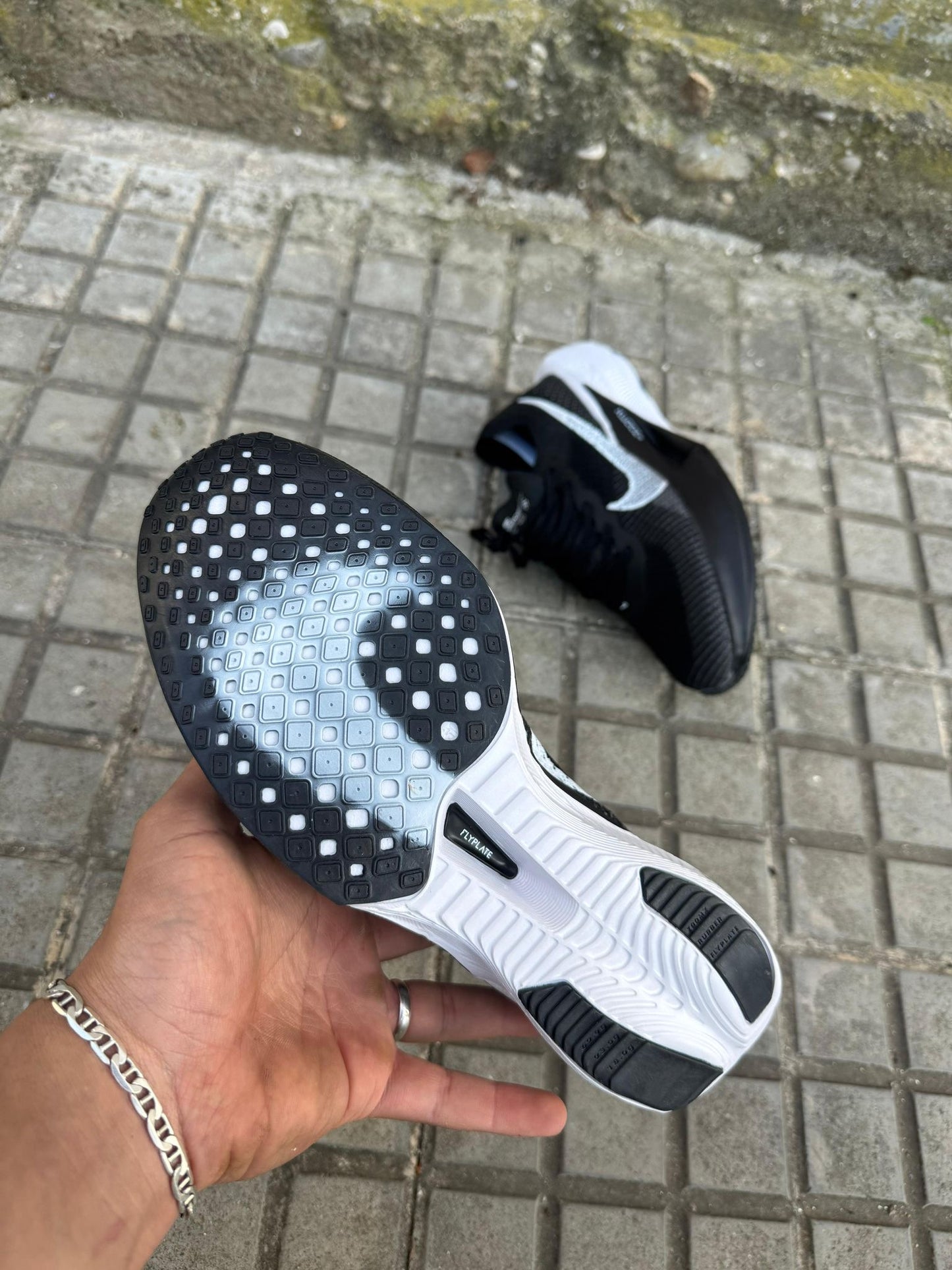 NIKE ZOOM X VAPORFLY