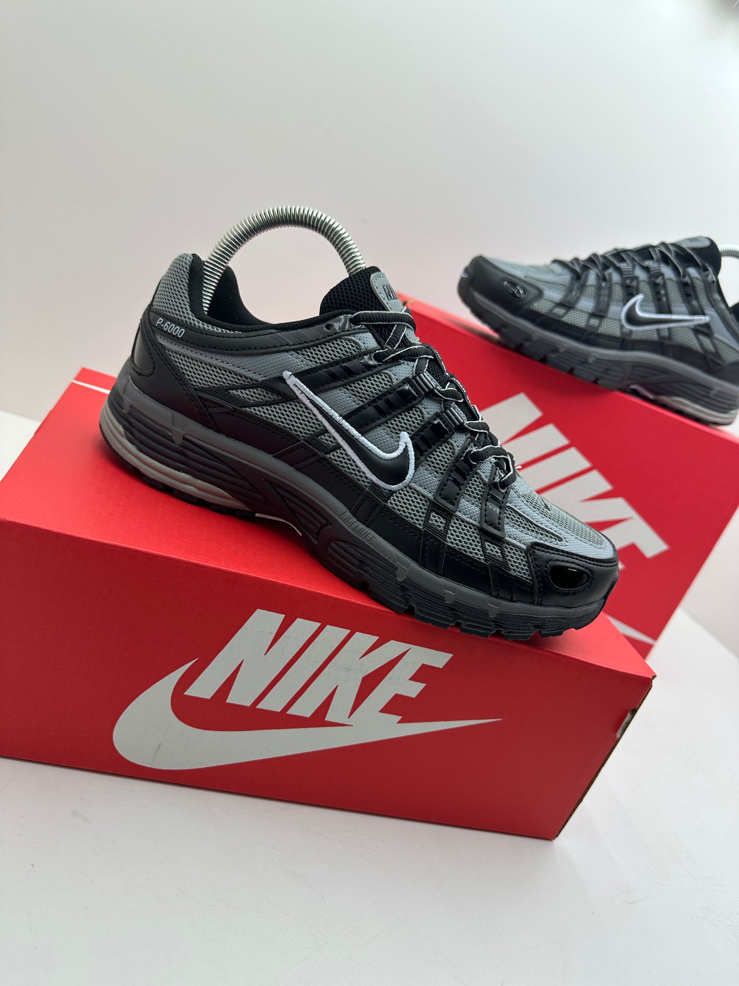 Zapatilla Nike P6000 Black & Grey
