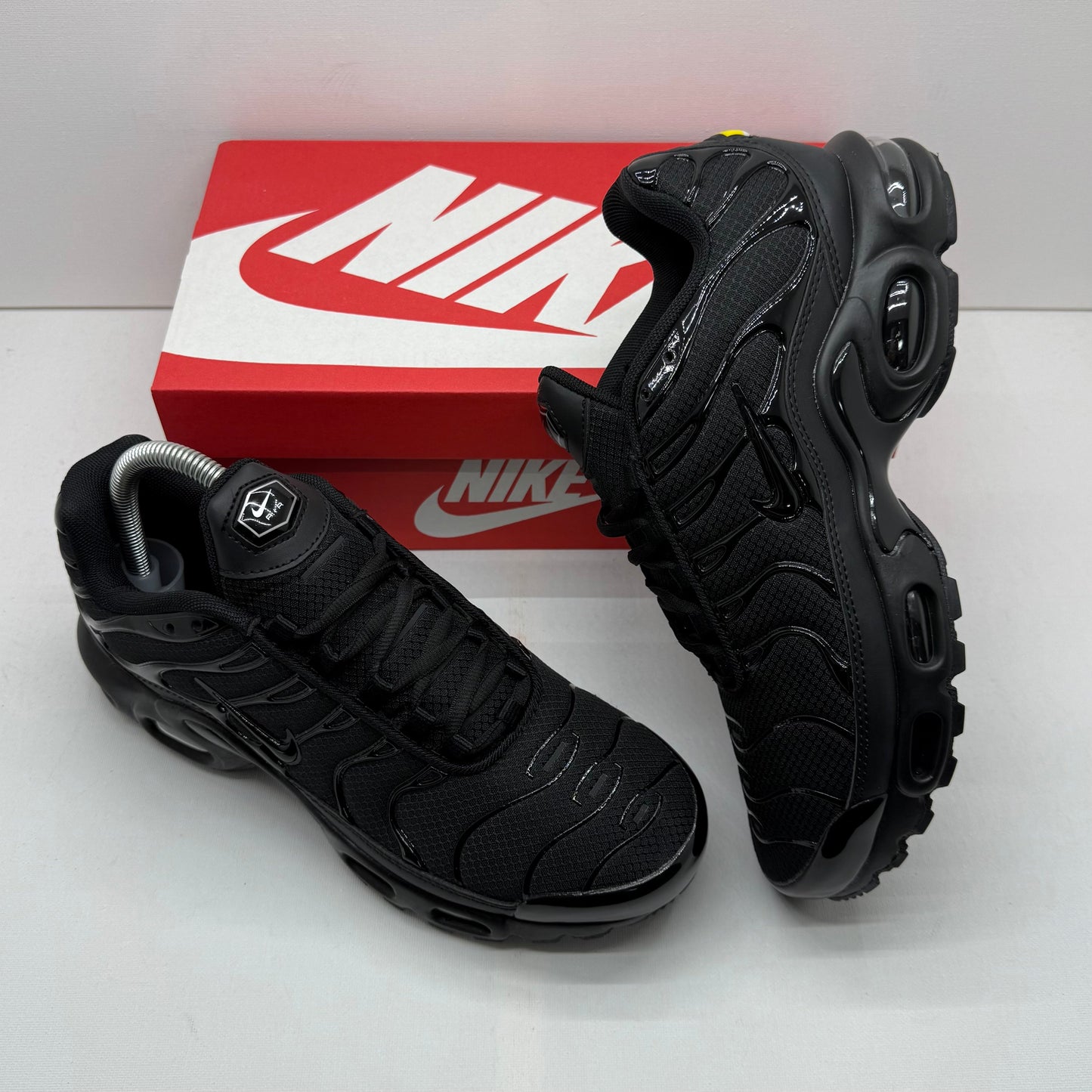 NIKE TN ALL BLACK