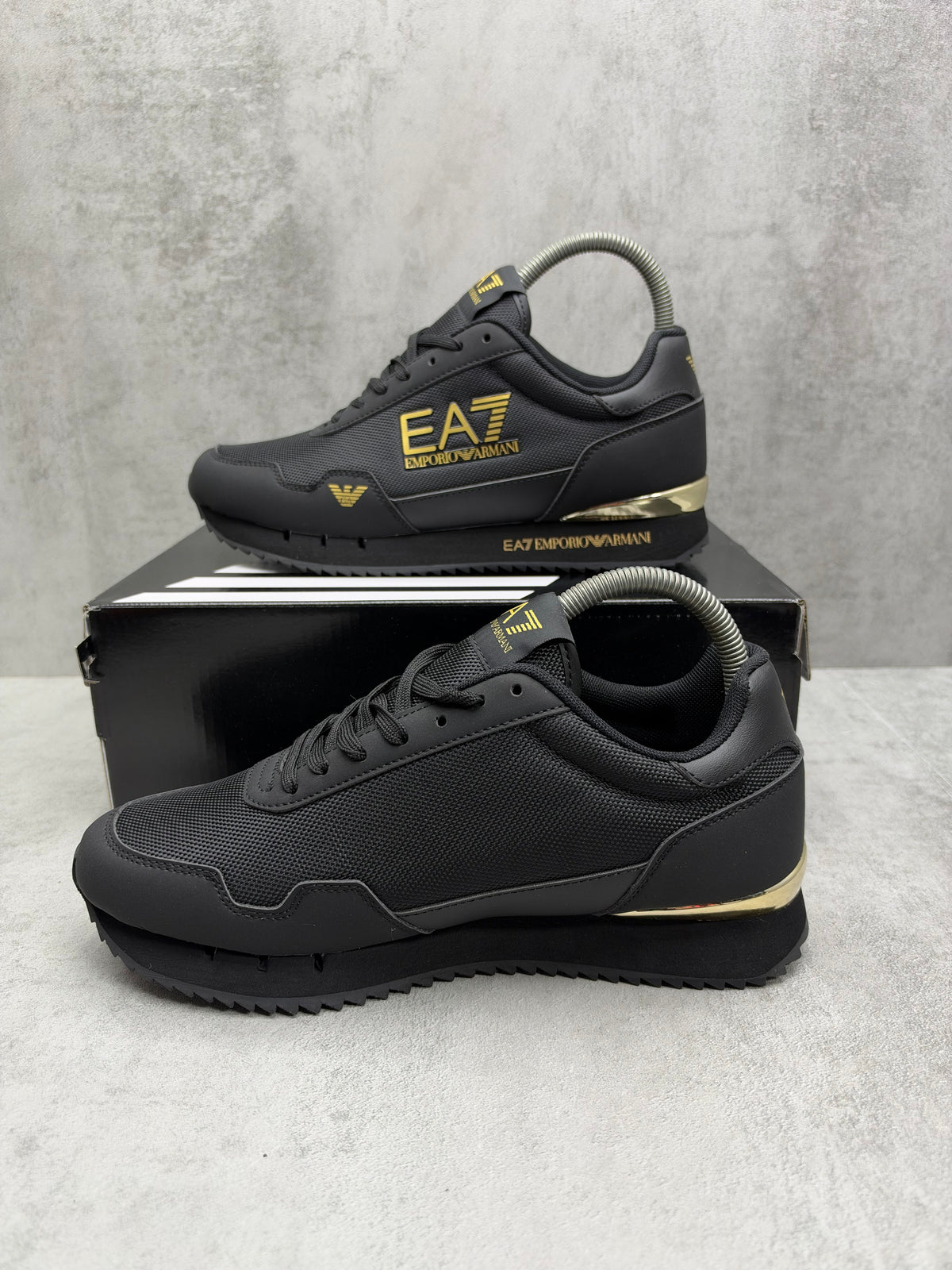 Zapatilla EA7 BLACK/GOLD ⚫️💛 UNIDADES LIMITADAS 🔥 ALTA CALIDAD G5 ✅ NUEVO MODELO 2026 🤯 CORRE QUE VUELAN ⚡️