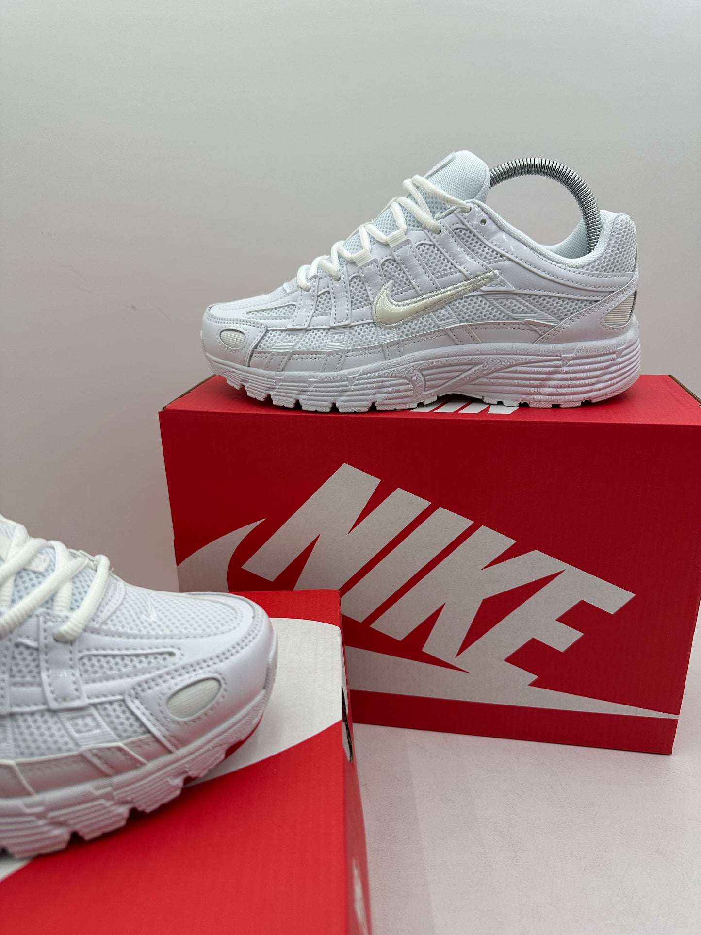 Zapatilla Nike P6000 All White