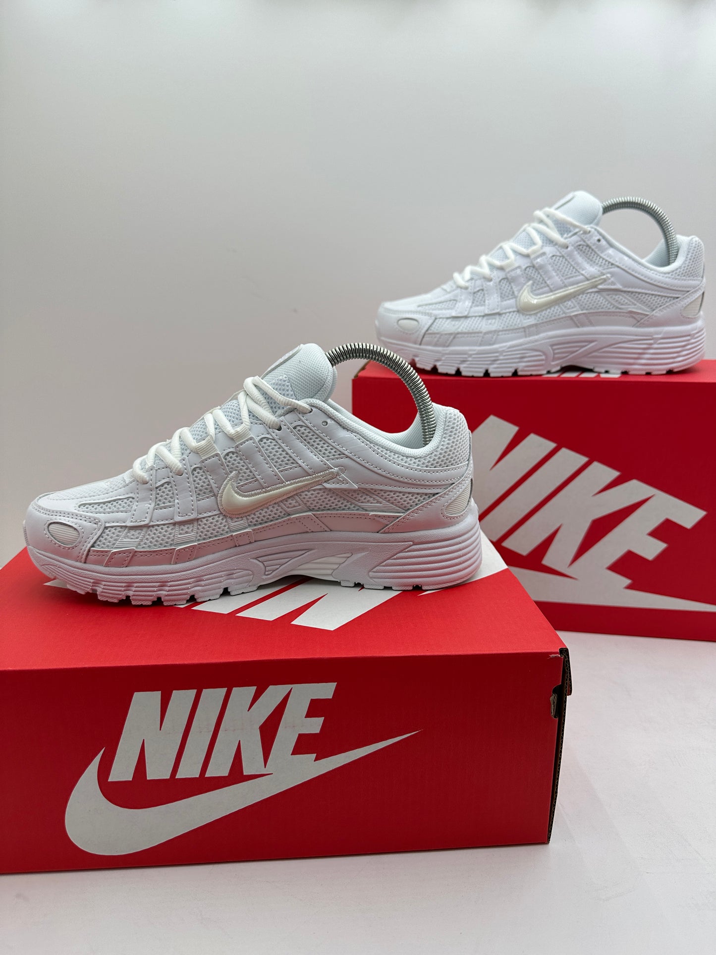 Zapatilla Nike P6000 All White
