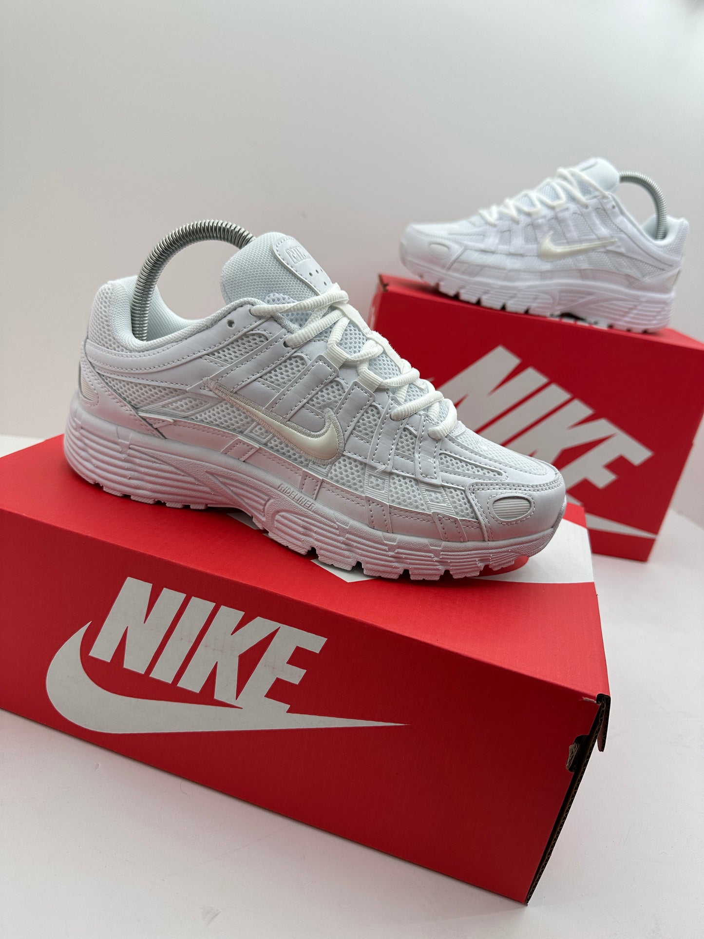 Zapatilla Nike P6000 All White