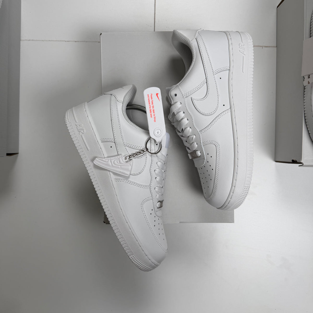 NIKE AIR FORCE 1