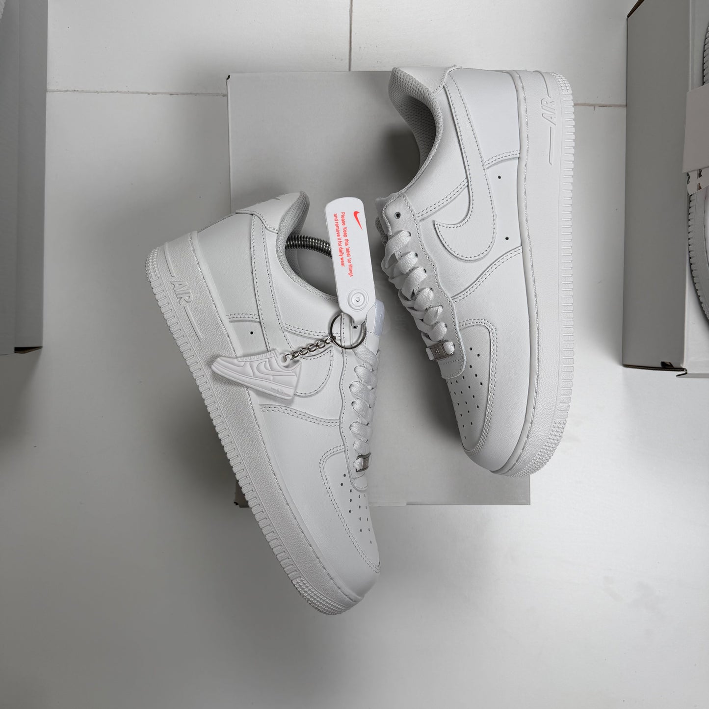 NIKE AIR FORCE 1