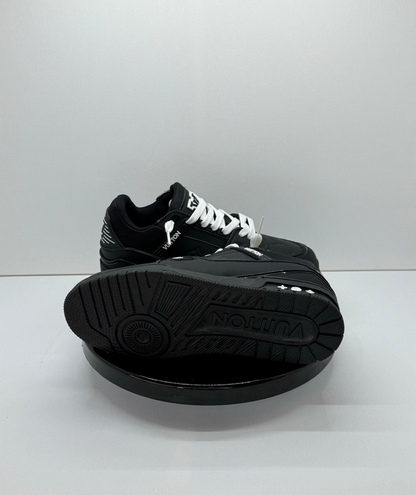 Louis Vuitton Trainer Black