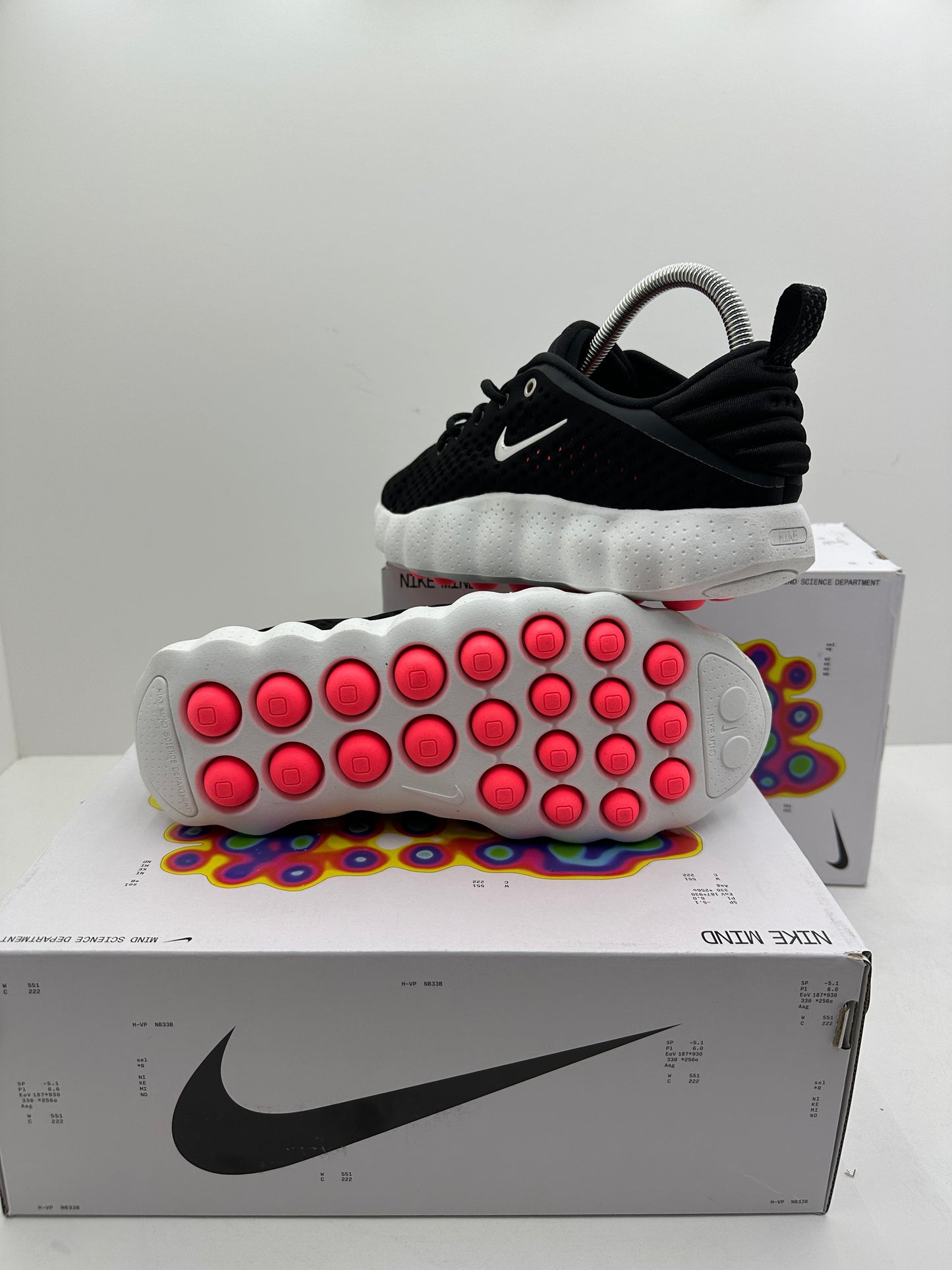NIKE MIND BLACK & WHITE