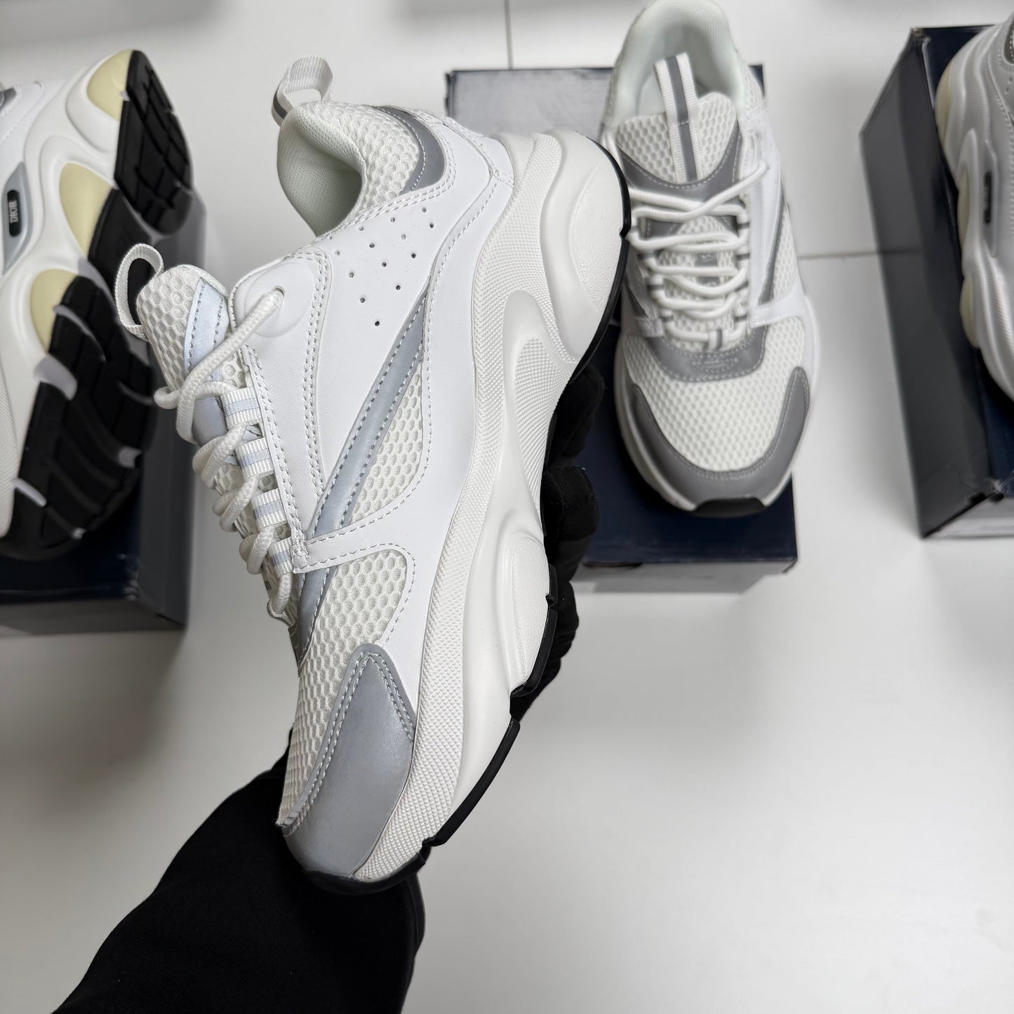 DIOR B22 WHITE SILVER