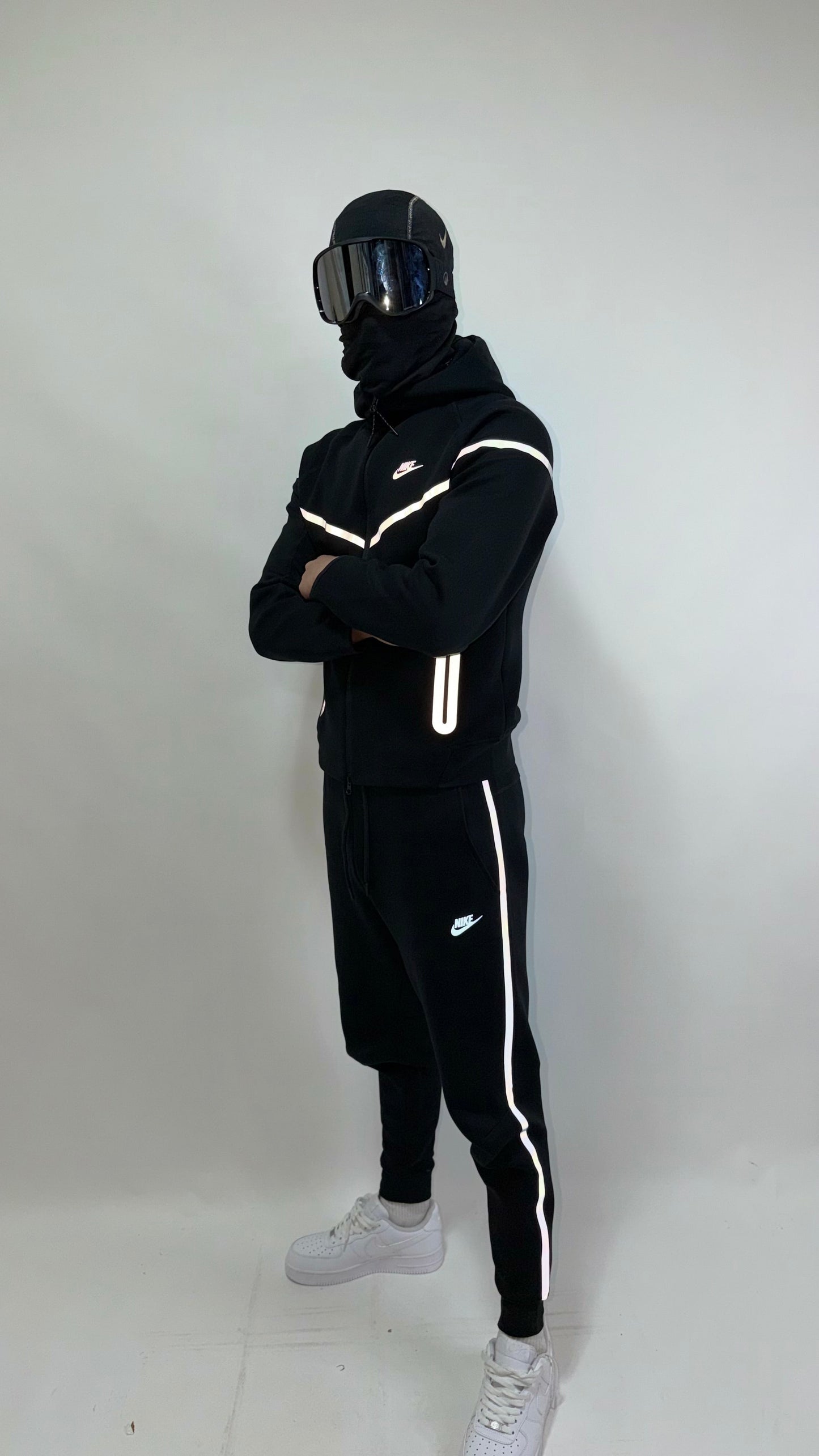 NIKE TECH