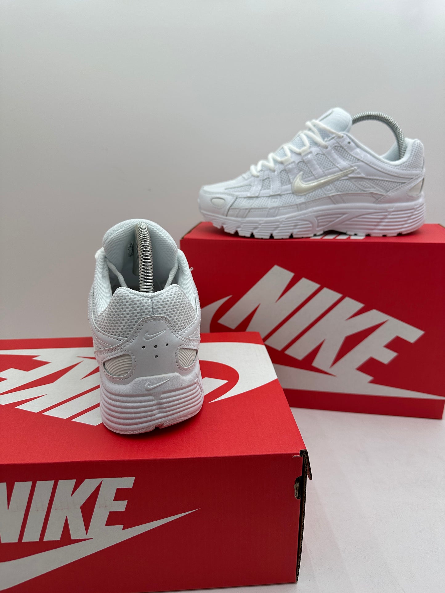 Zapatilla Nike P6000 All White