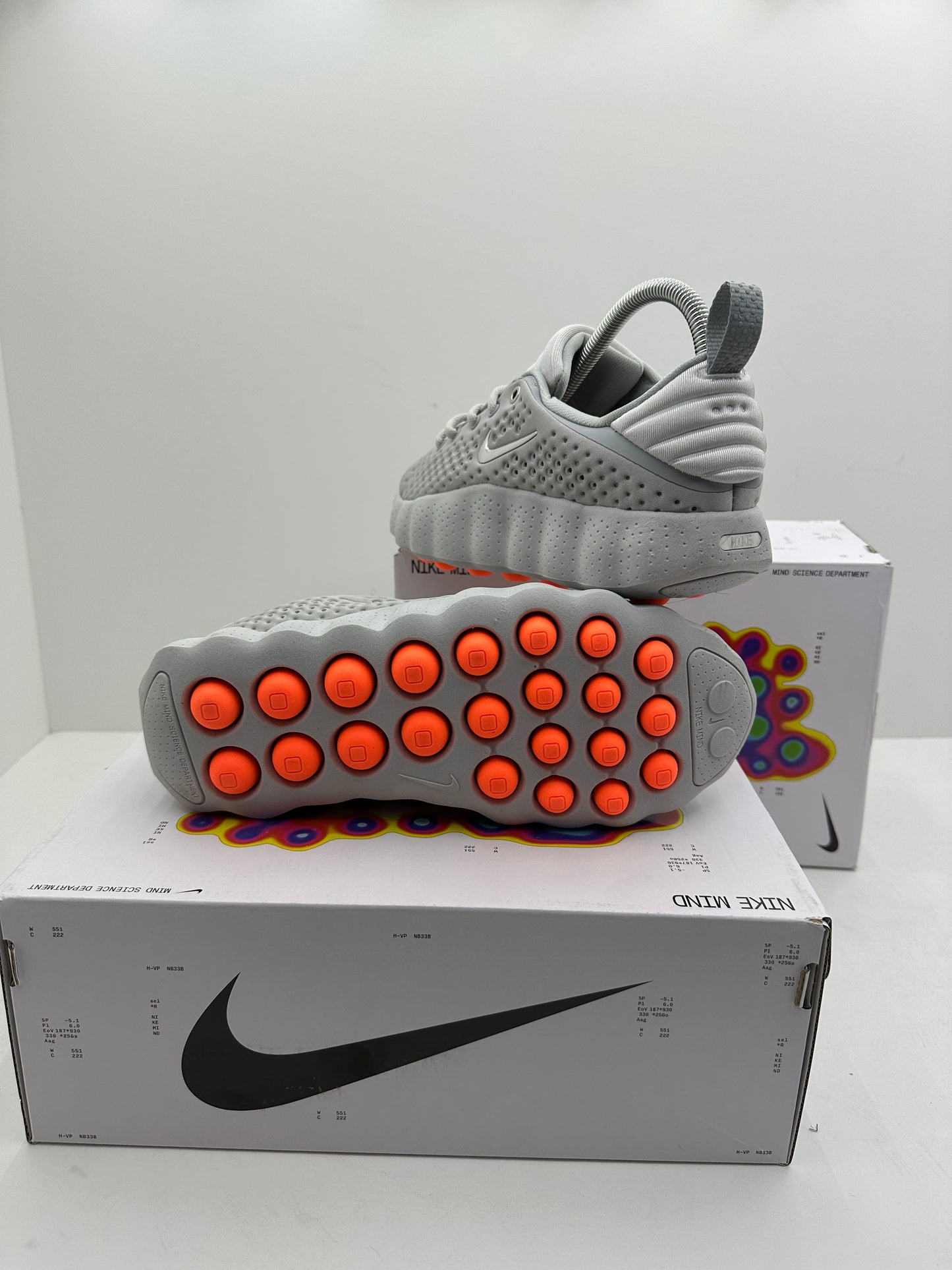 NIKE MIND GREY