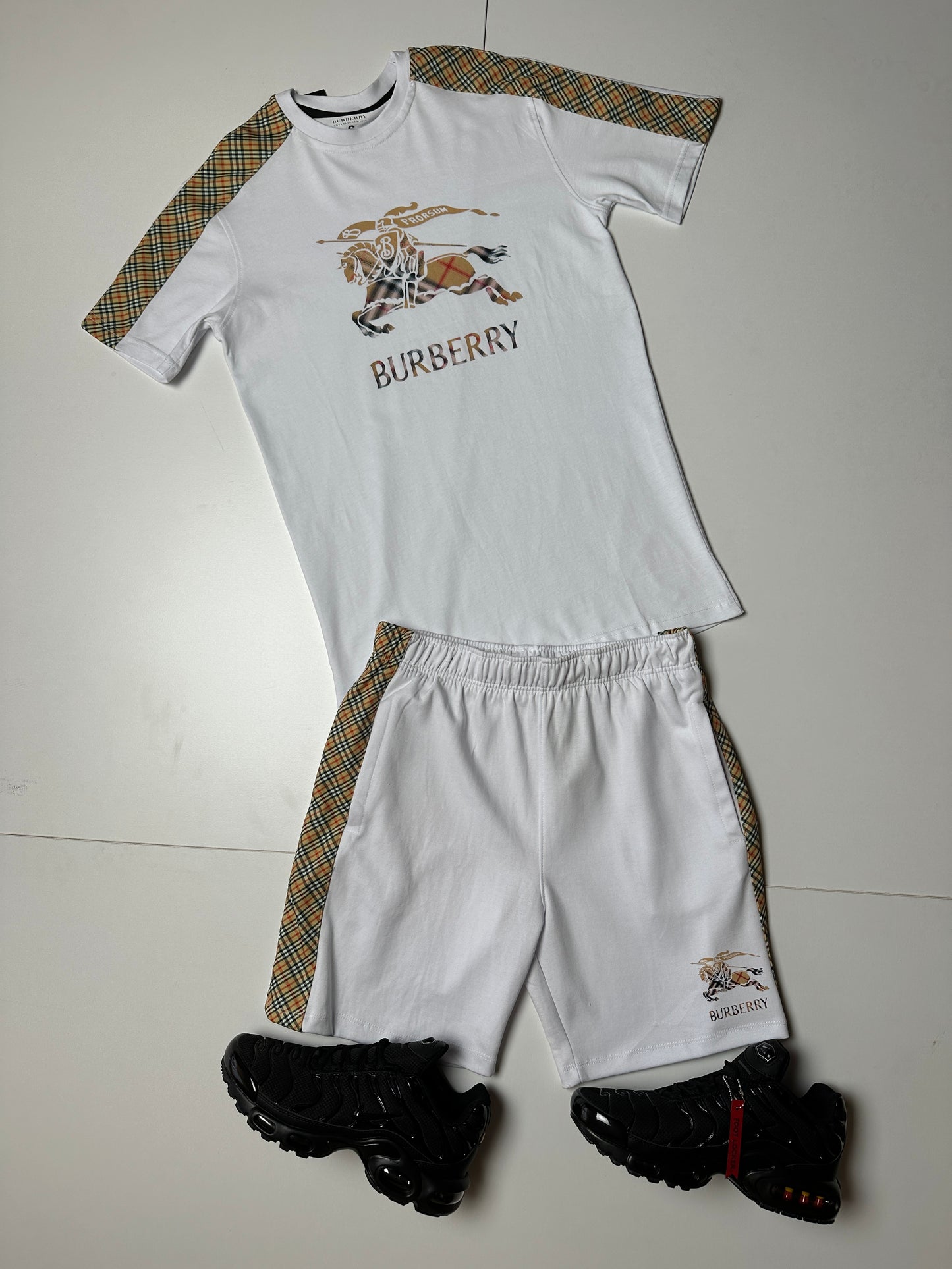 Pack Conjunto Burberry + Nike Tn