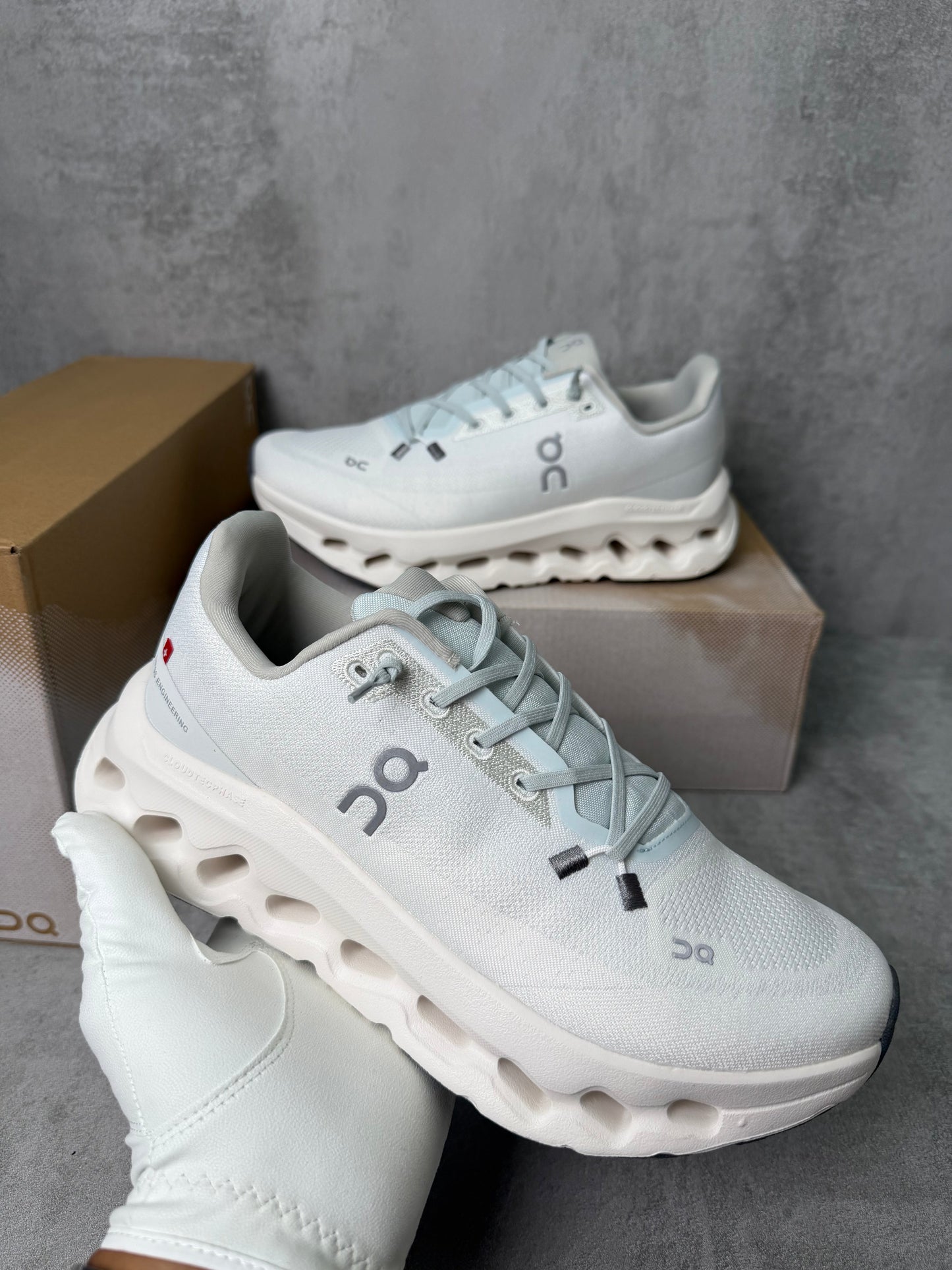 ON CLOUDTILT ARTIC ICE