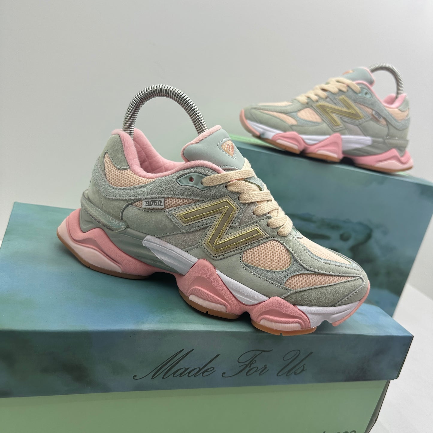 New Balance 9060