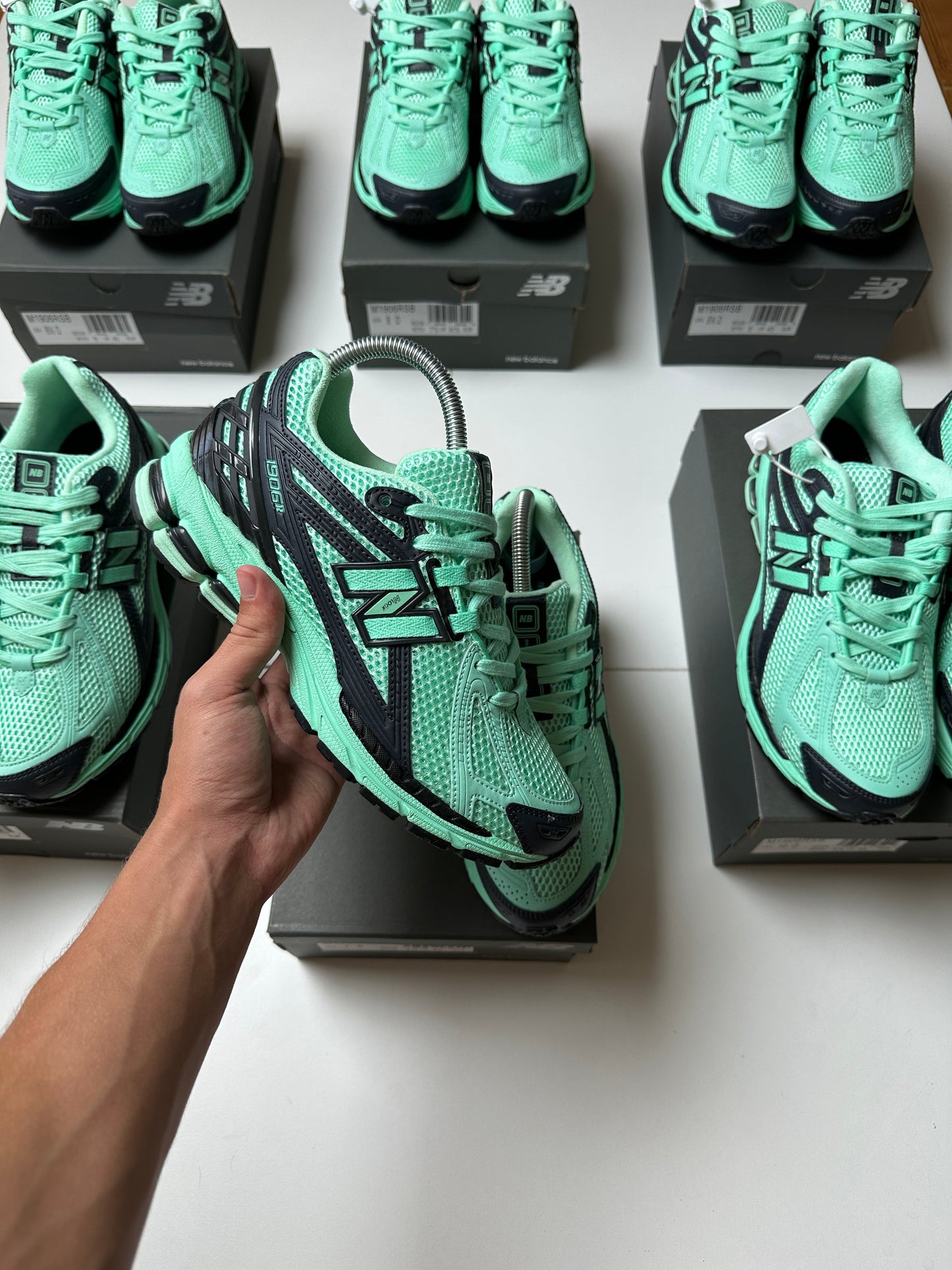 NEW BALANCE 1906R