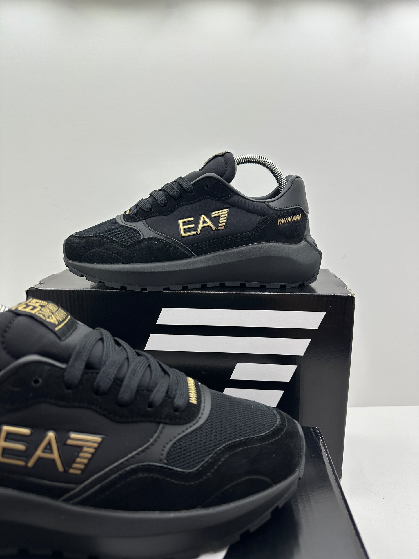 Zapatilla EA7 Black & Gold