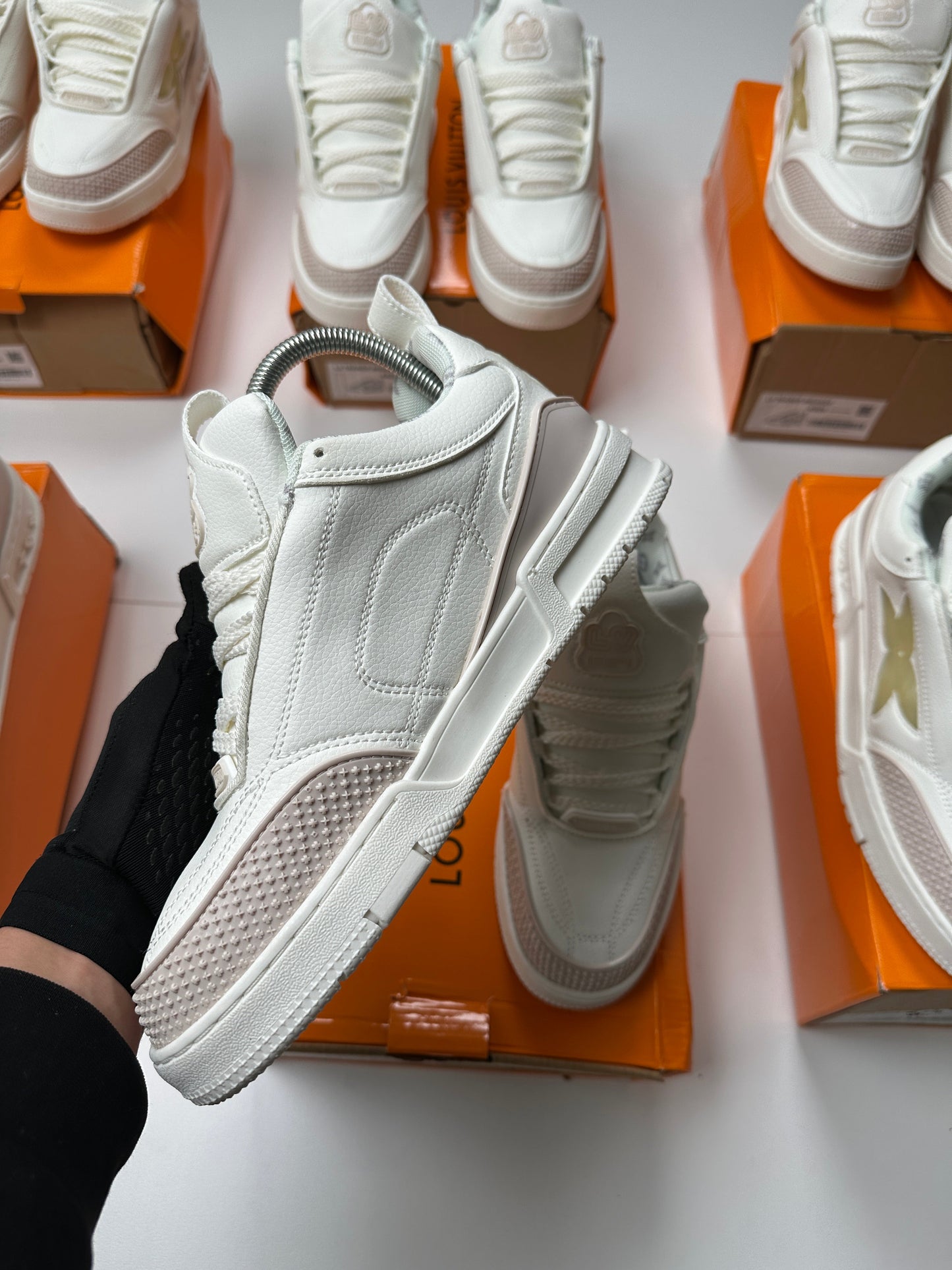 LOUIS VUITTON SKATE  + CONJUNTO UNDER ARMOUR GRATIS