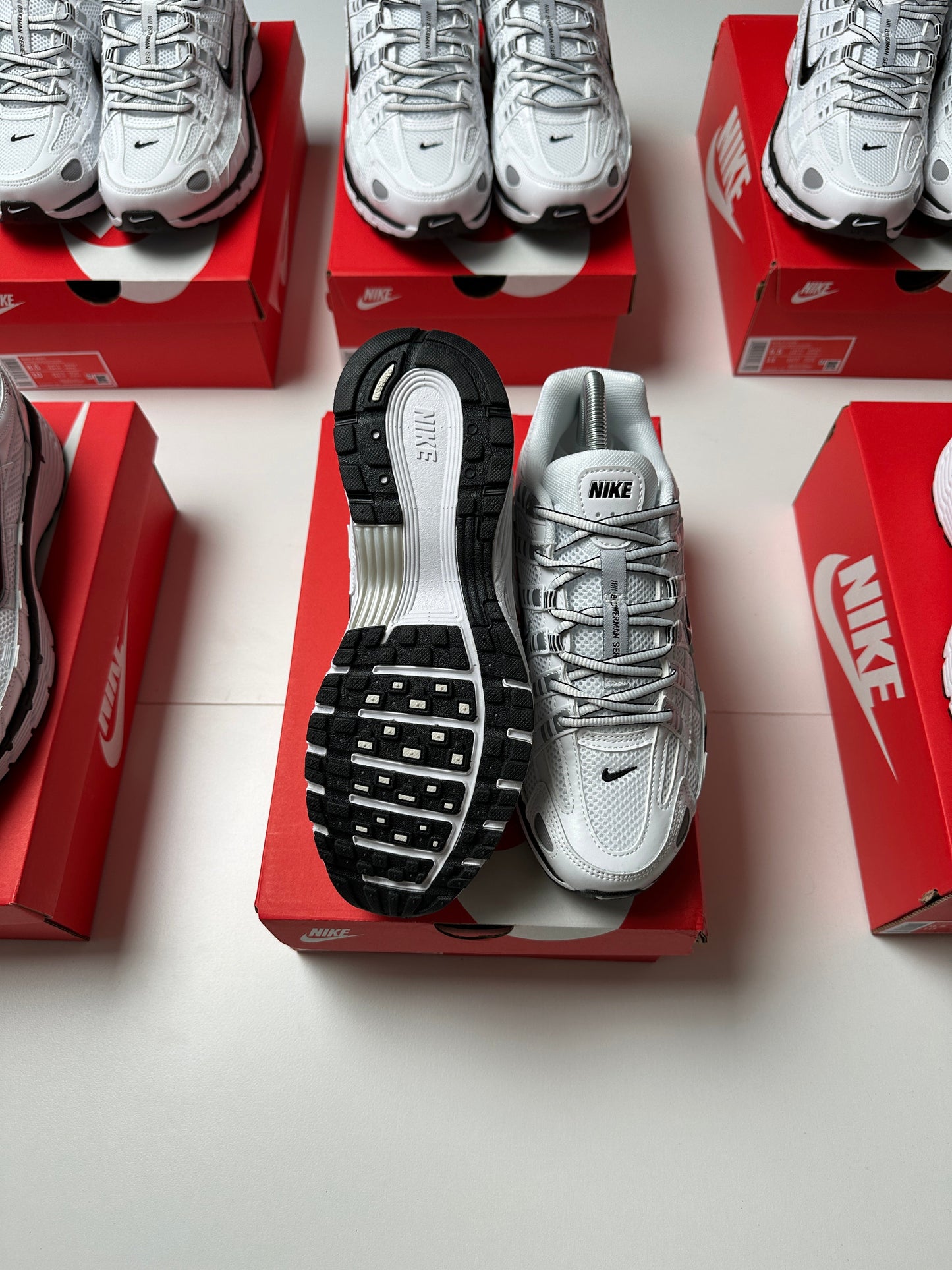 NIKE P6000 WHITE BLACK
