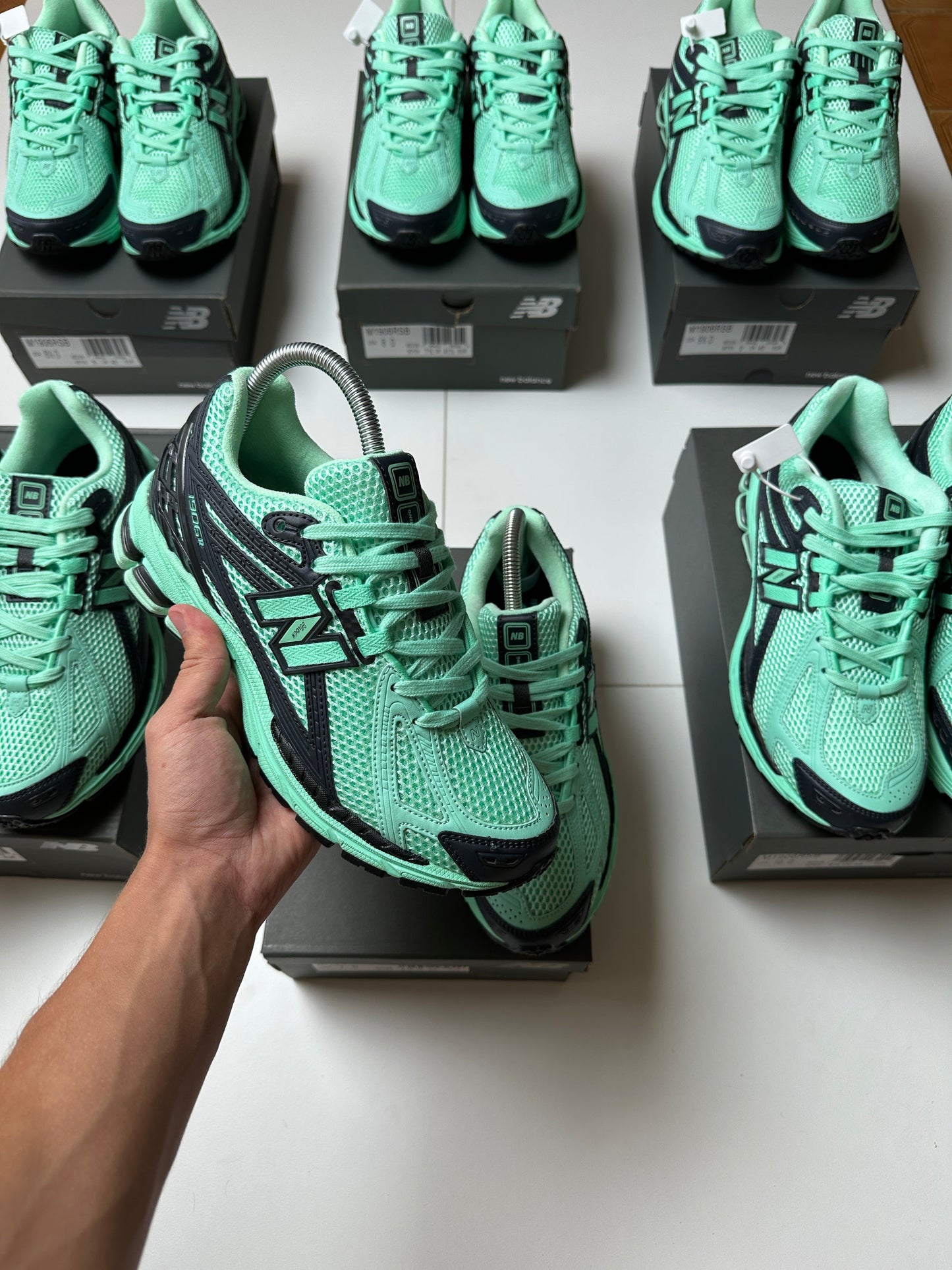NEW BALANCE 1906R