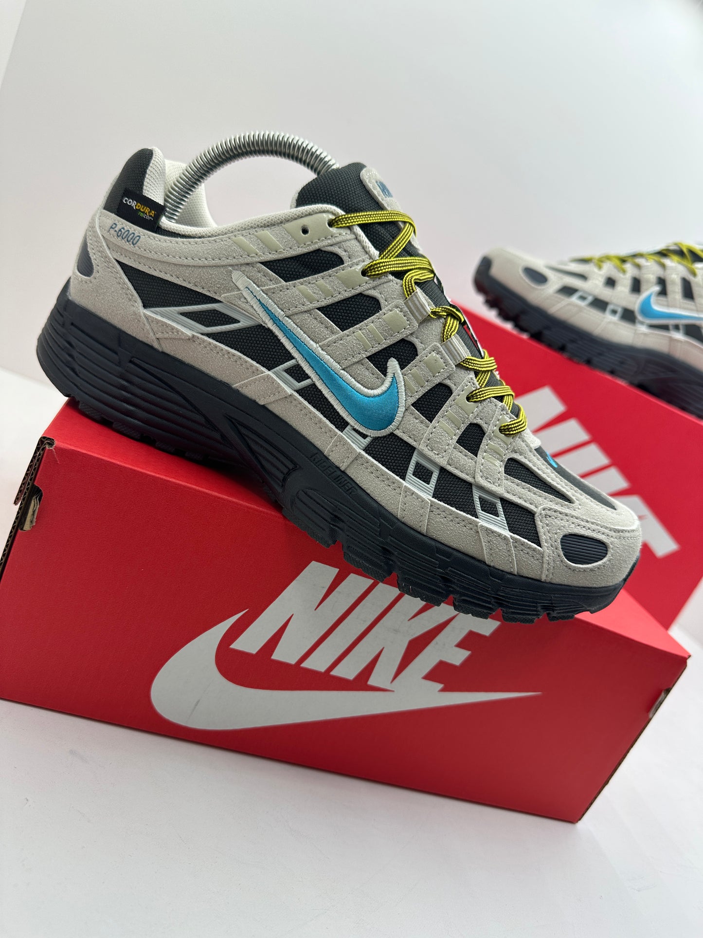 Zapatilla Nike P6000 Black & Beige
