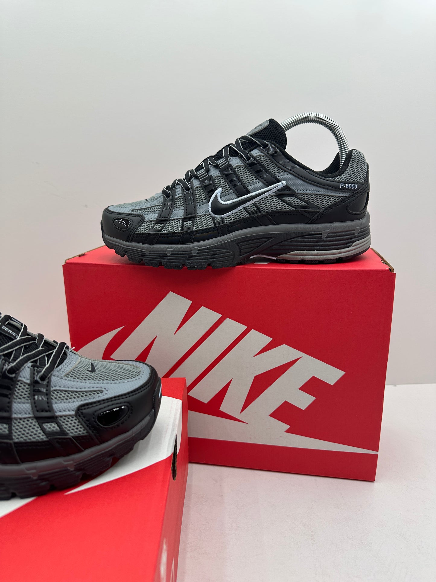 Zapatilla Nike P6000 Black & Grey