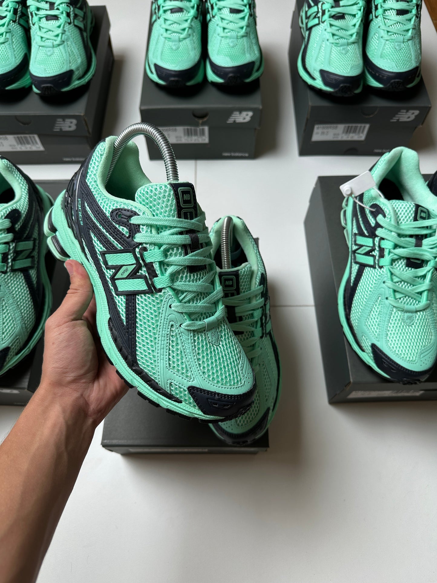 NEW BALANCE 1906R