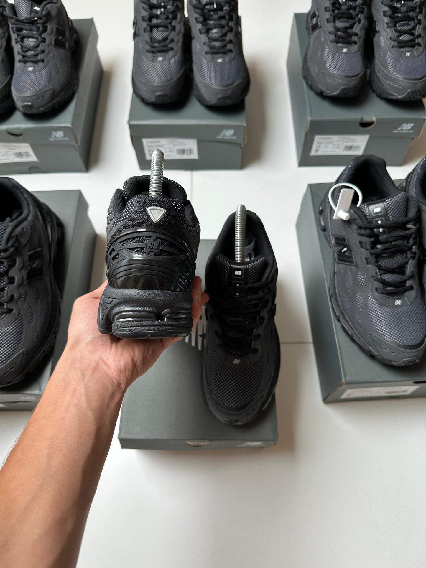 NEW BALANCE 1906R