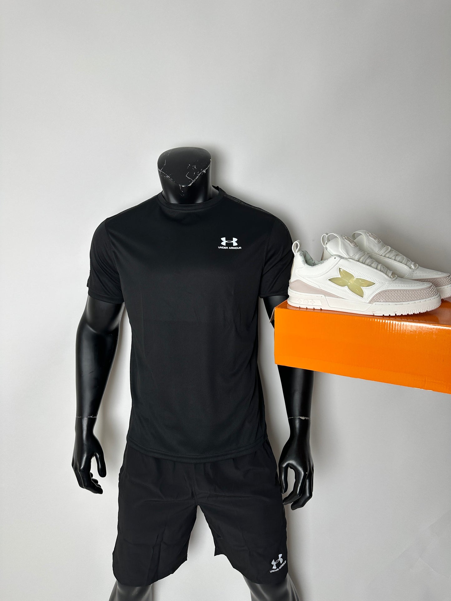 LOUIS VUITTON SKATE  + CONJUNTO UNDER ARMOUR GRATIS