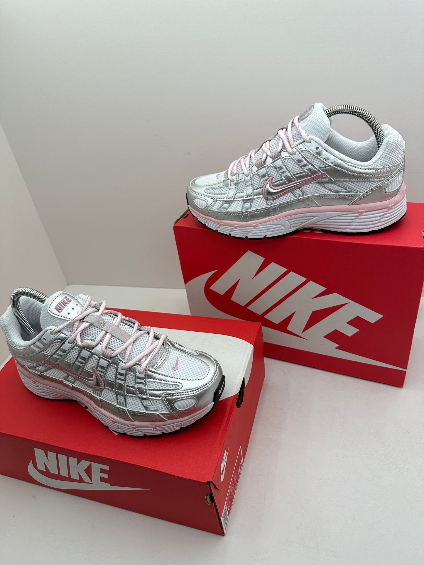 Zapatilla Nike P6000 White & Pink