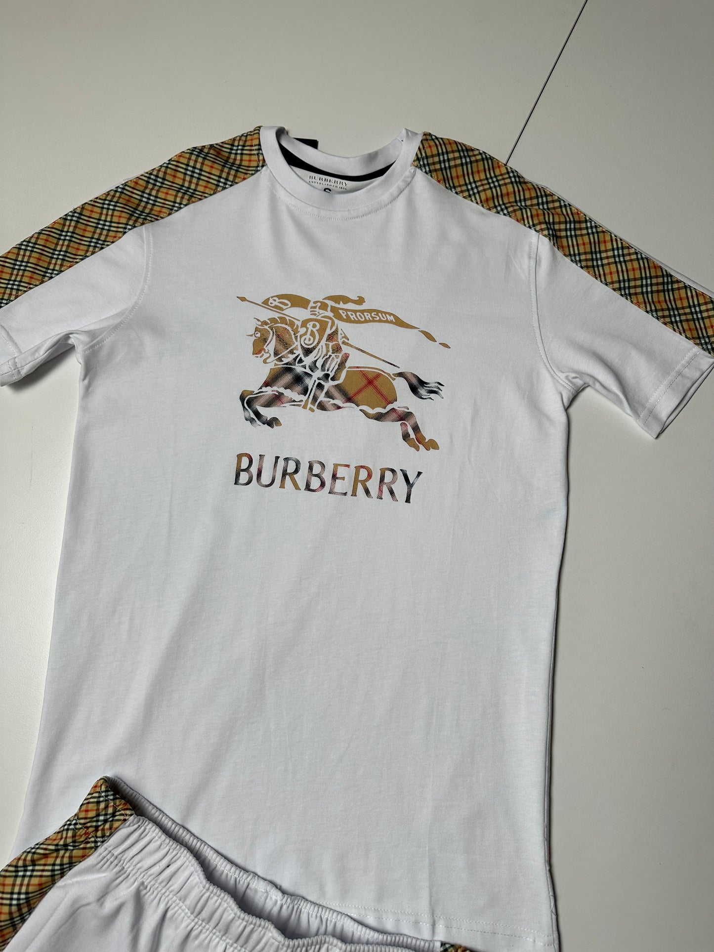 Pack Conjunto Burberry + Nike Tn